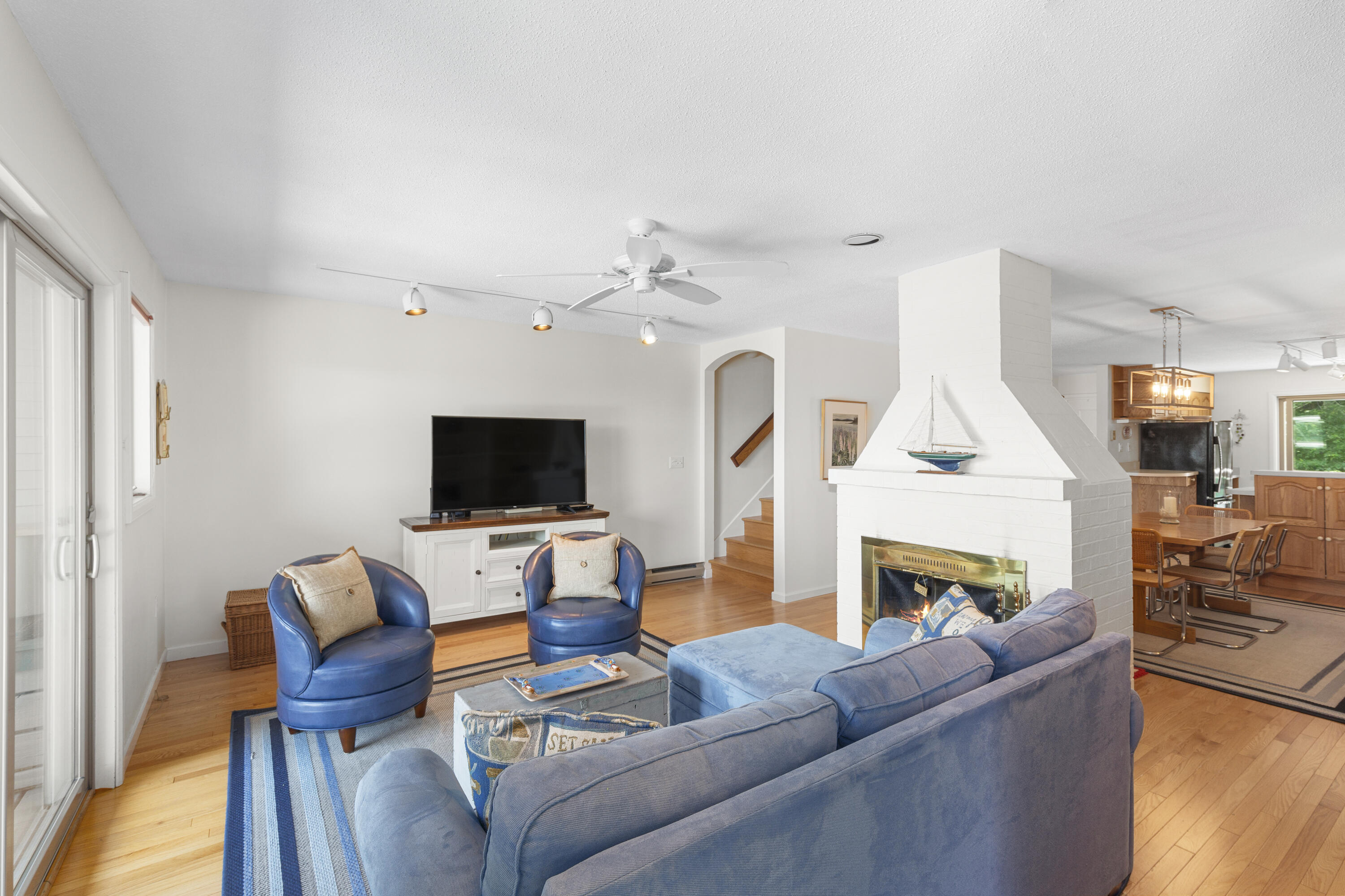 10 Robinson Lane, 11