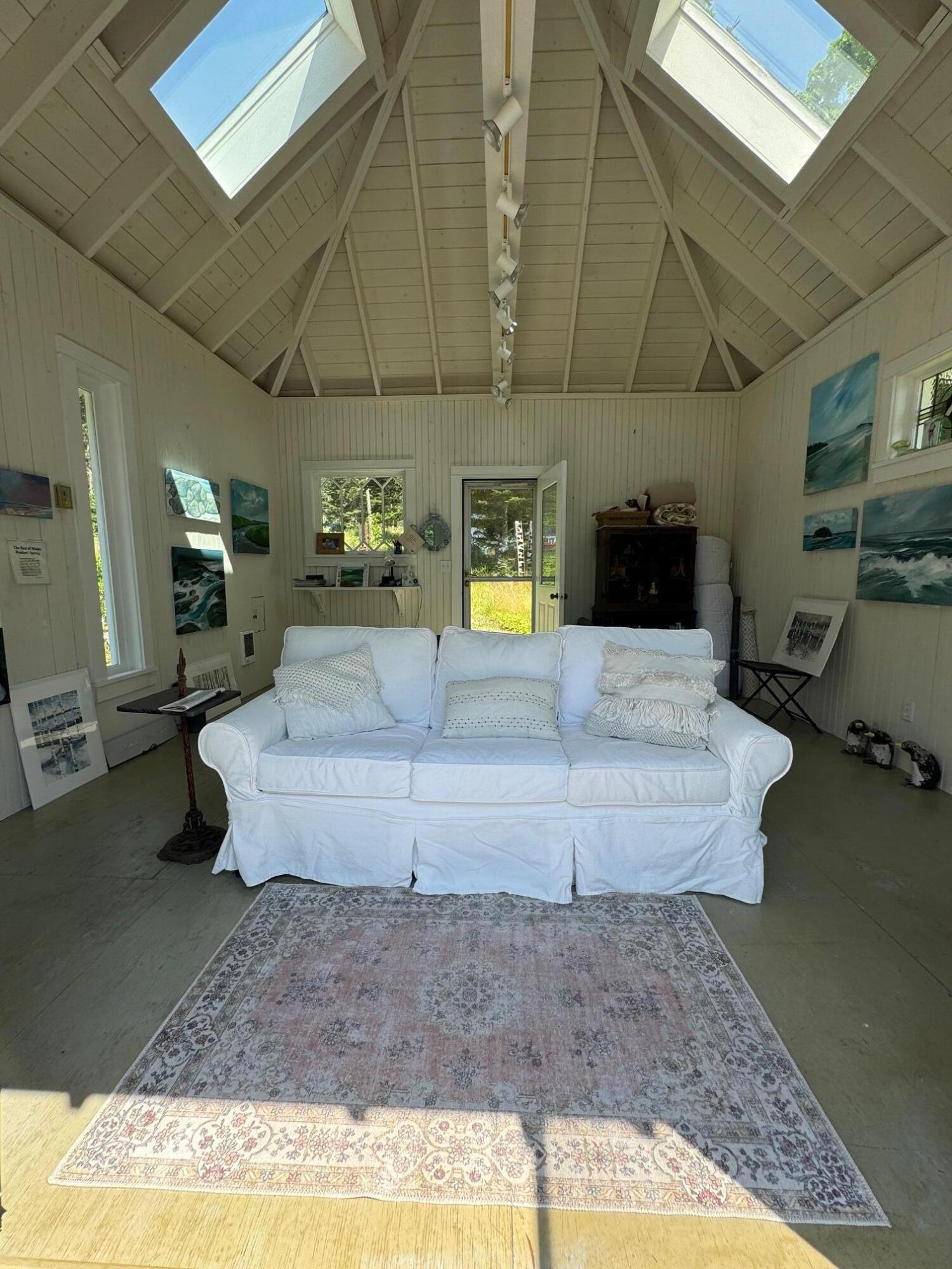 687 Sunshine Road