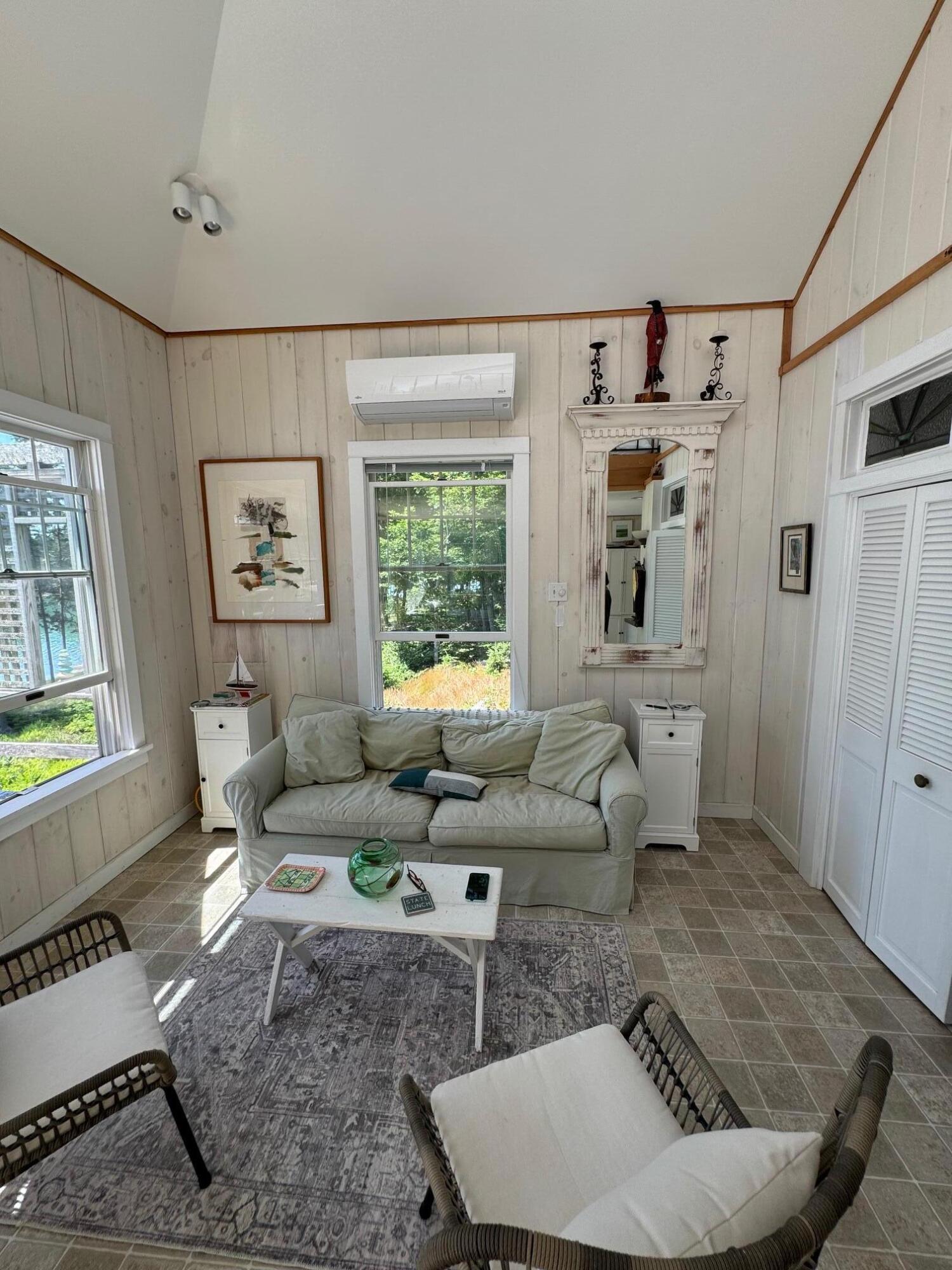 687 Sunshine Road