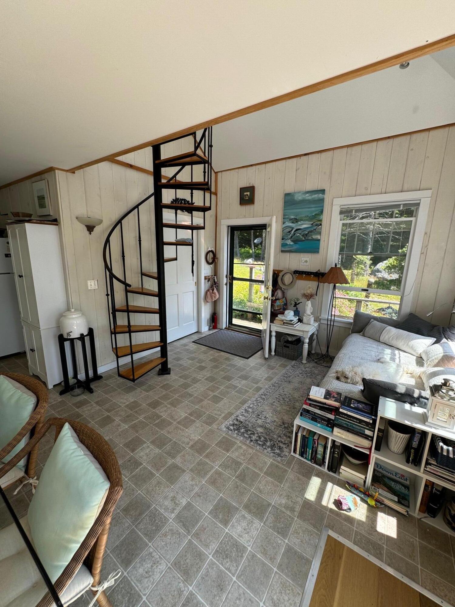 687 Sunshine Road
