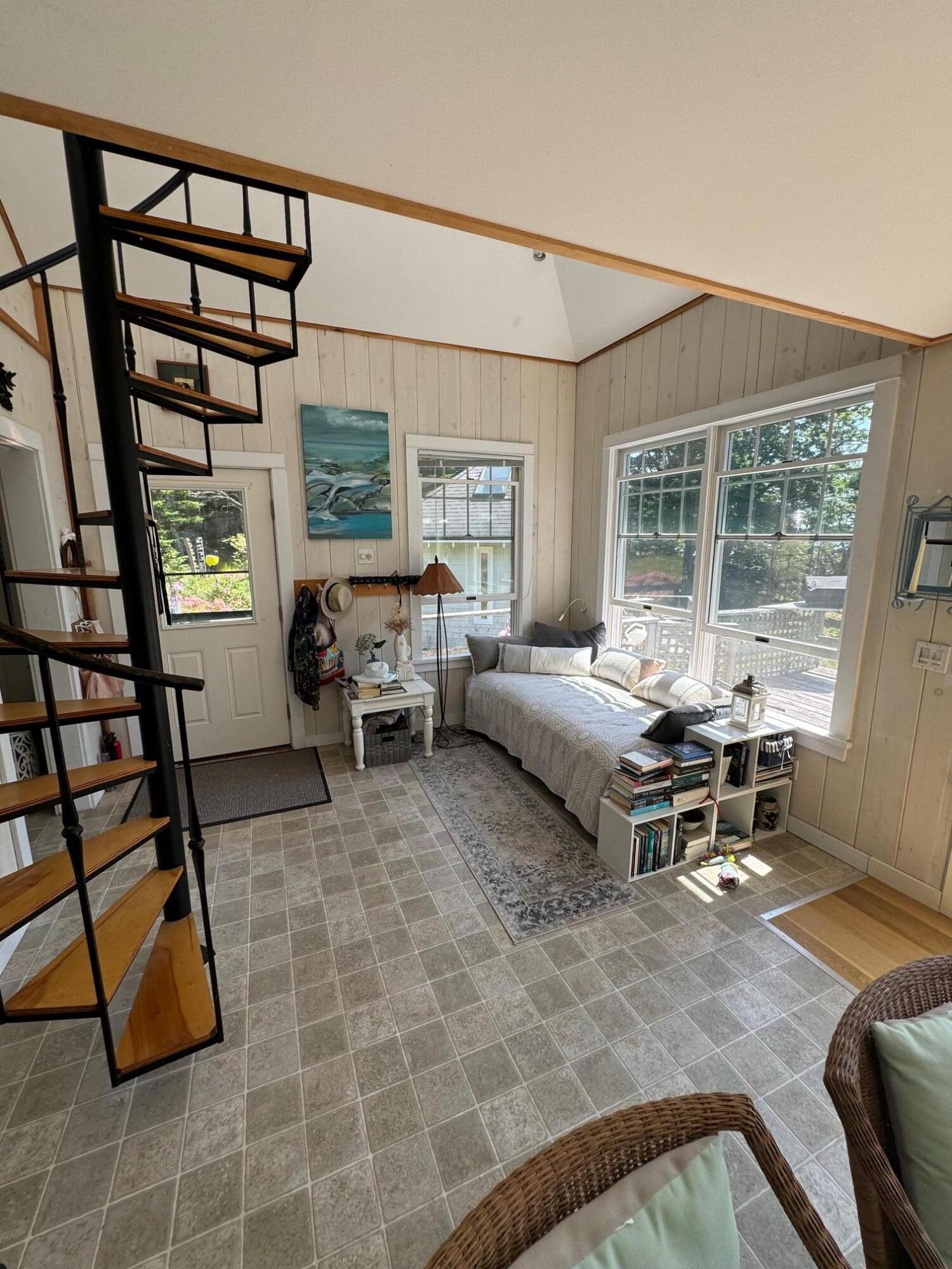 687 Sunshine Road