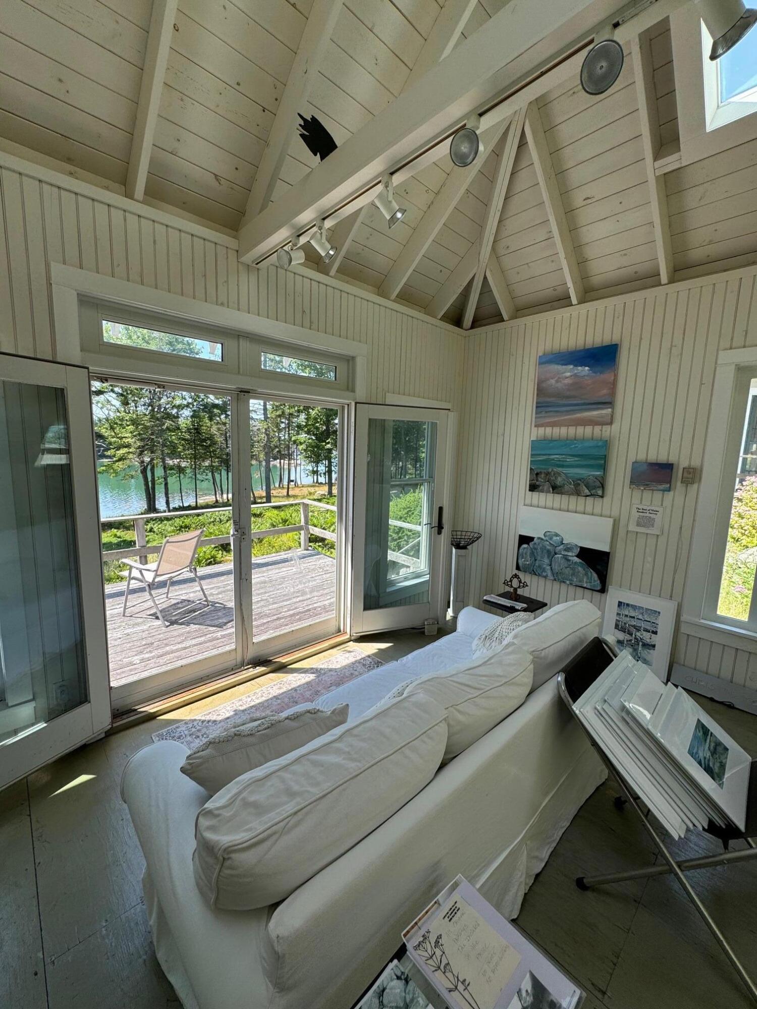 687 Sunshine Road