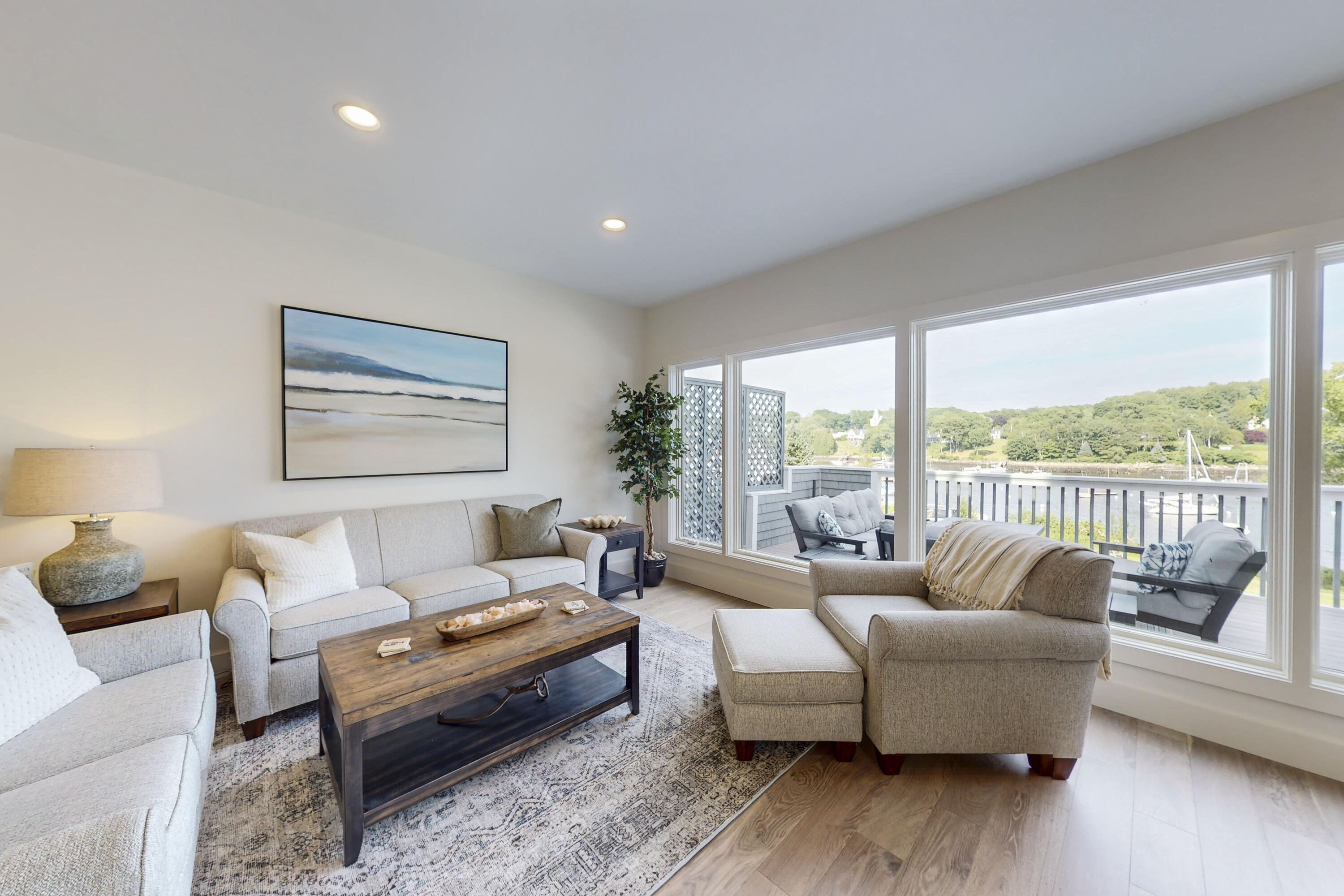 4 Harbor View Drive, 4