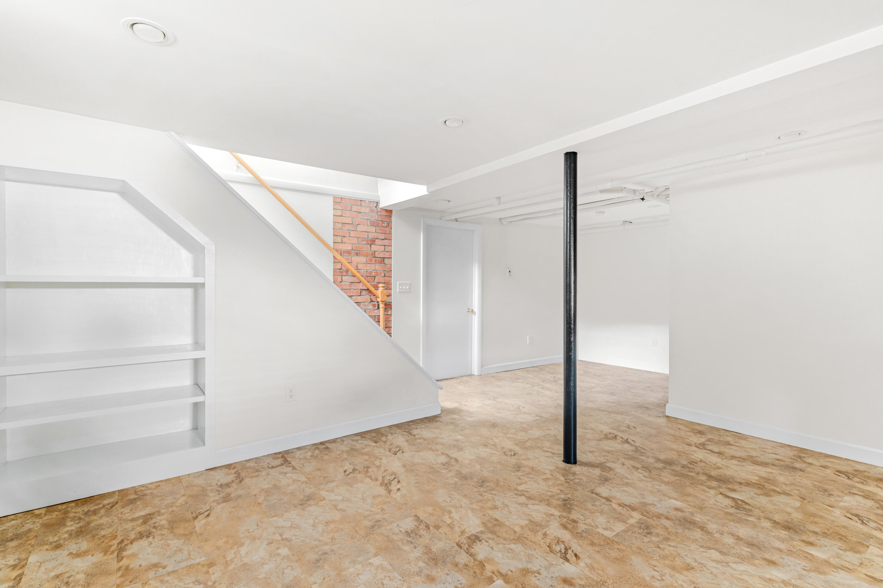 13 Brookside Road