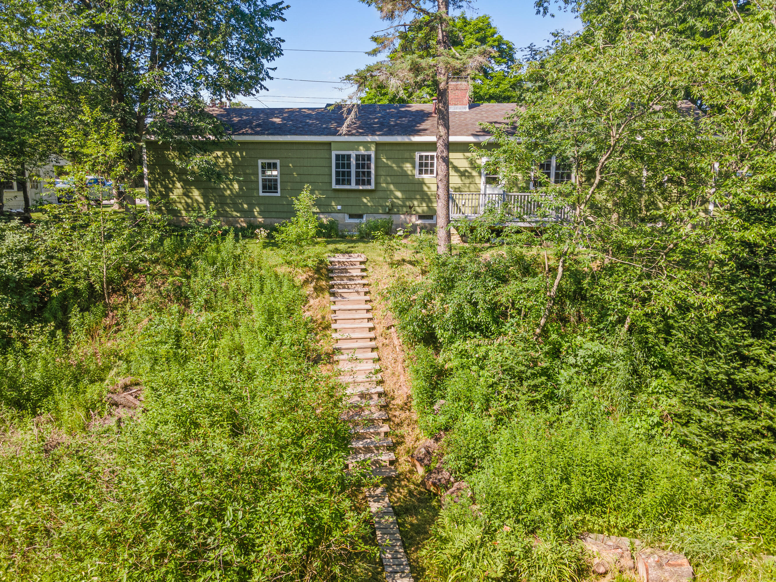 13 Brookside Road