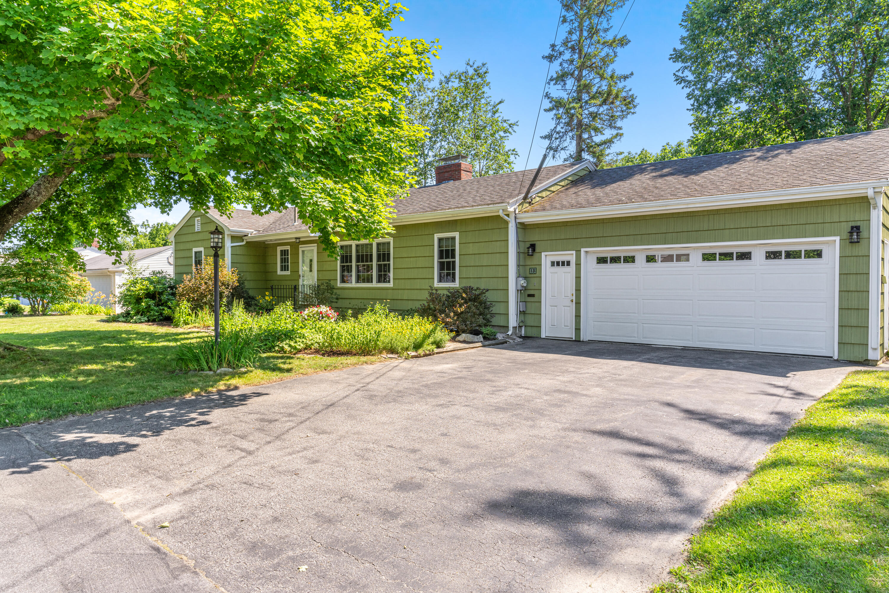 13 Brookside Road