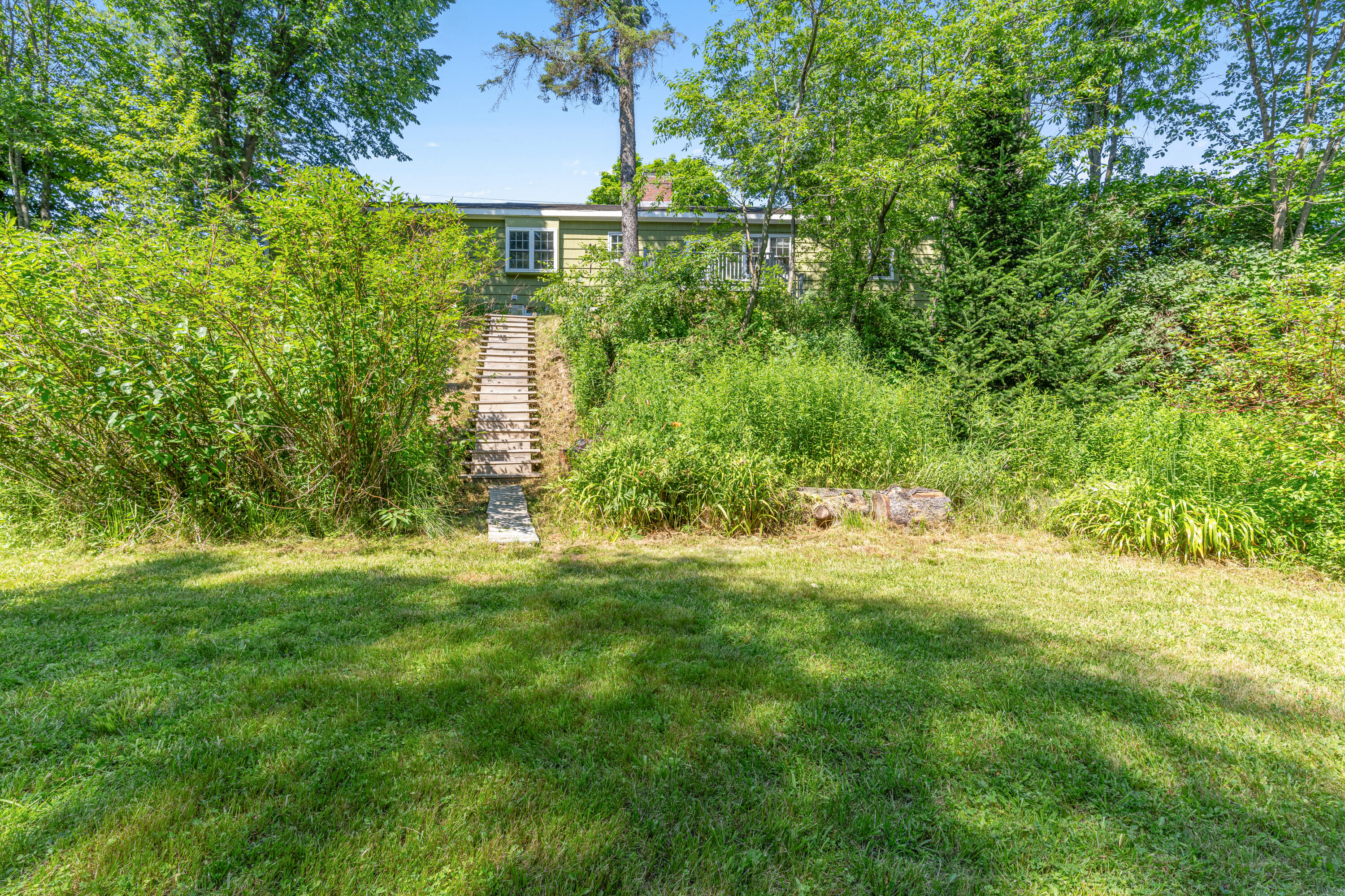 13 Brookside Road