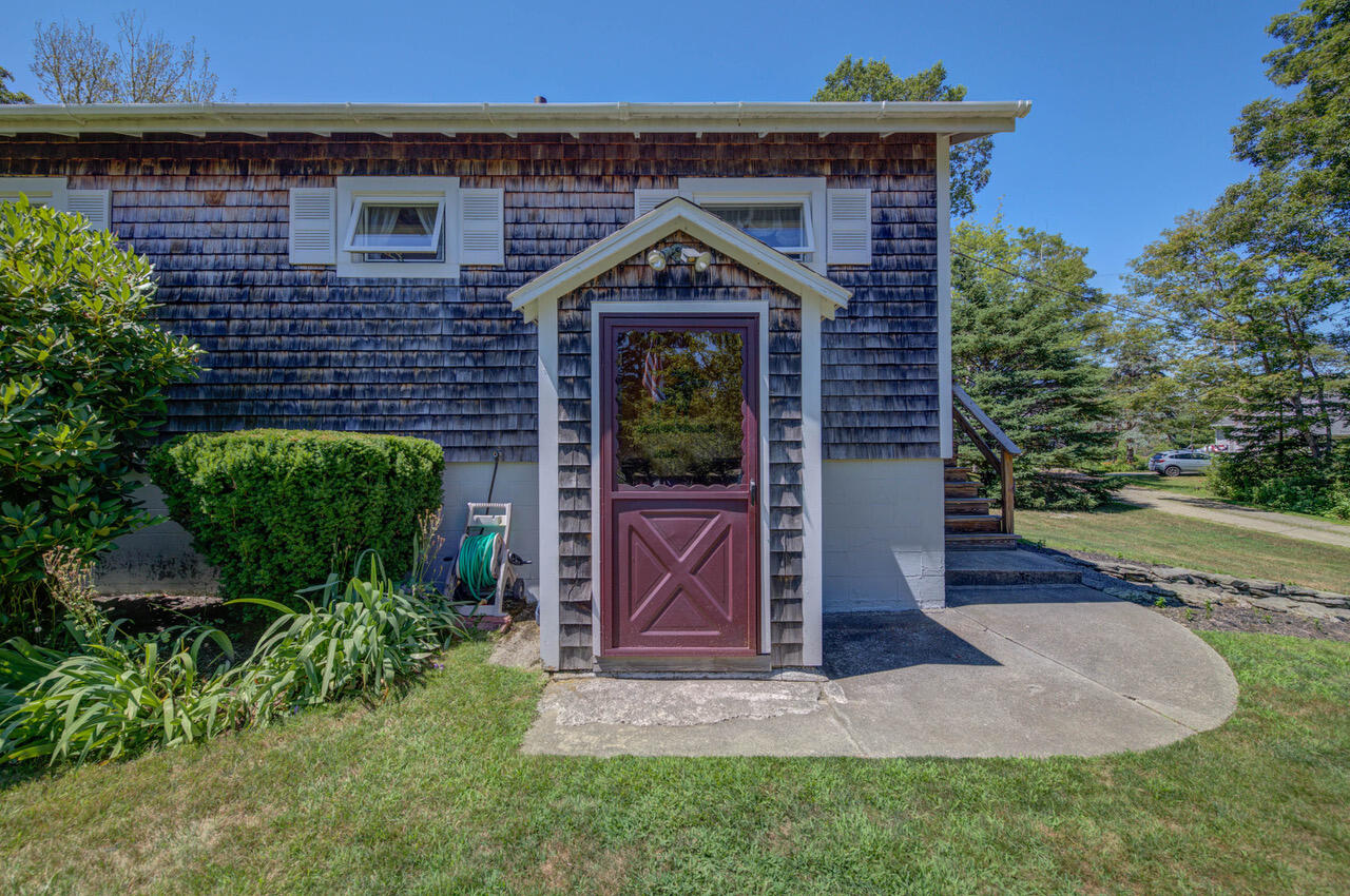 8 Rainbow Lane
