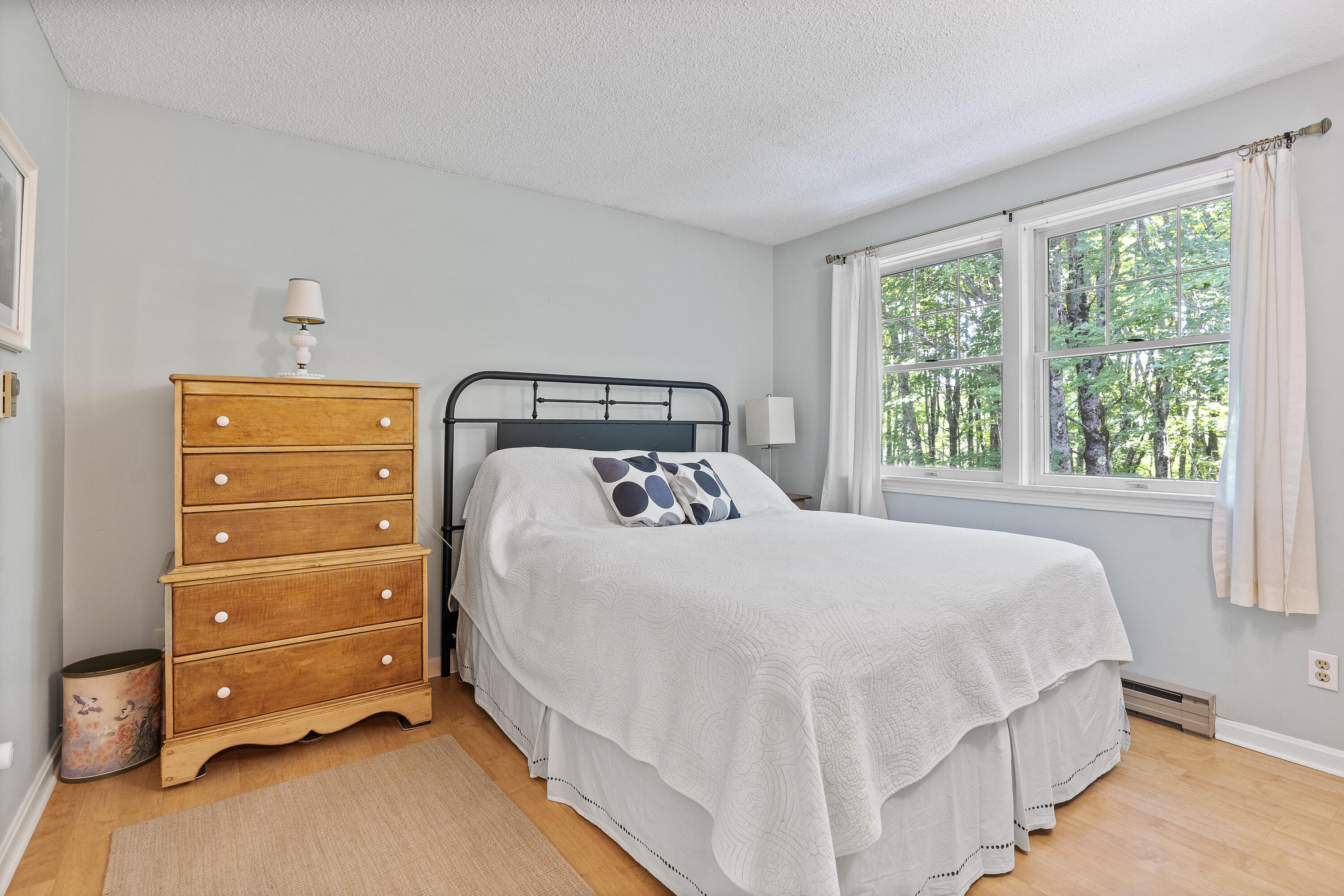 5 Riverbend Drive, 5