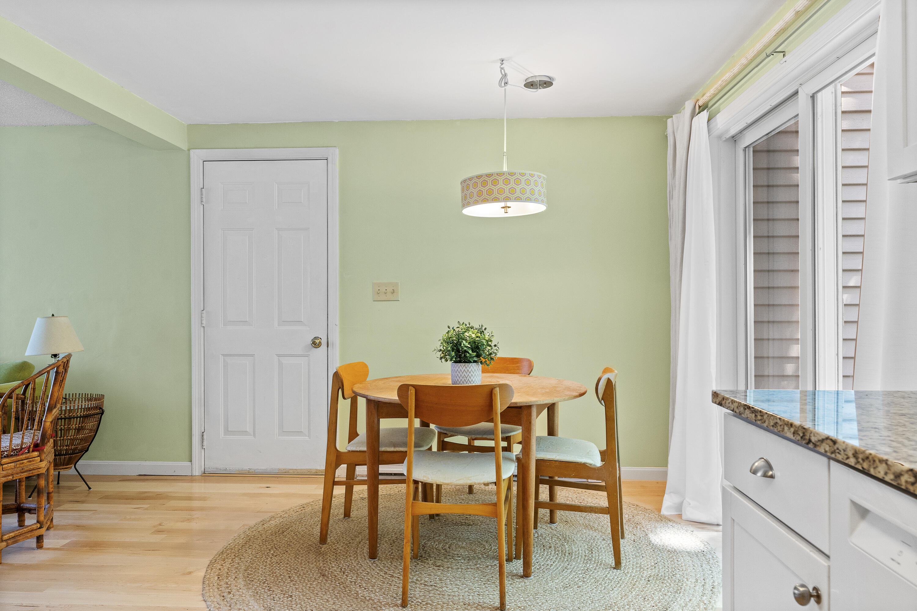5 Riverbend Drive, 5