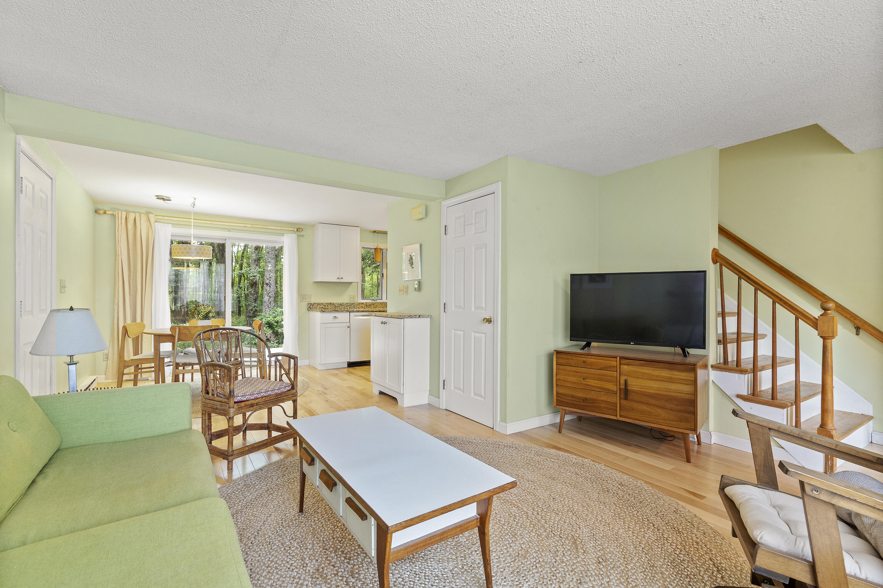 5 Riverbend Drive, 5