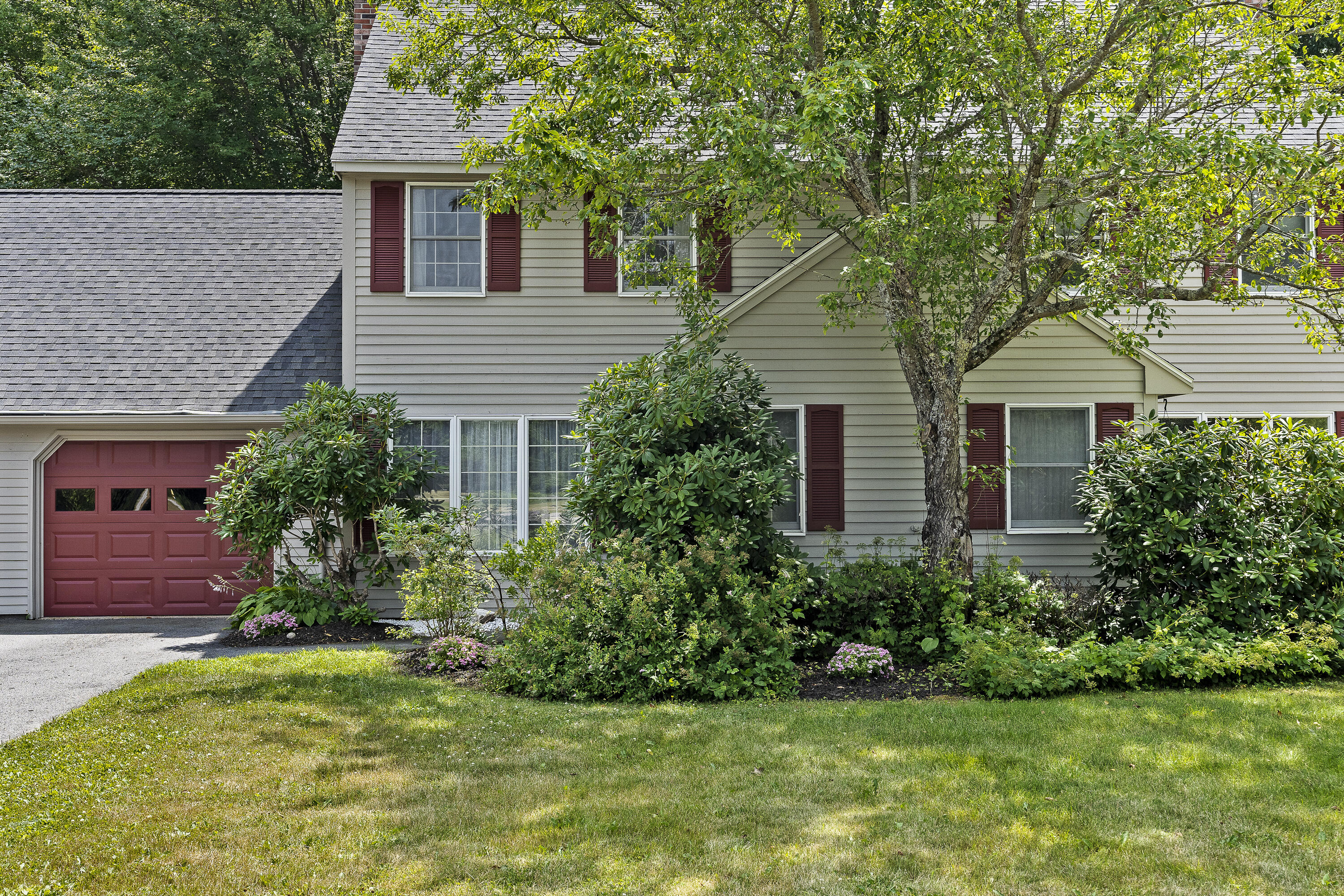5 Riverbend Drive, 5