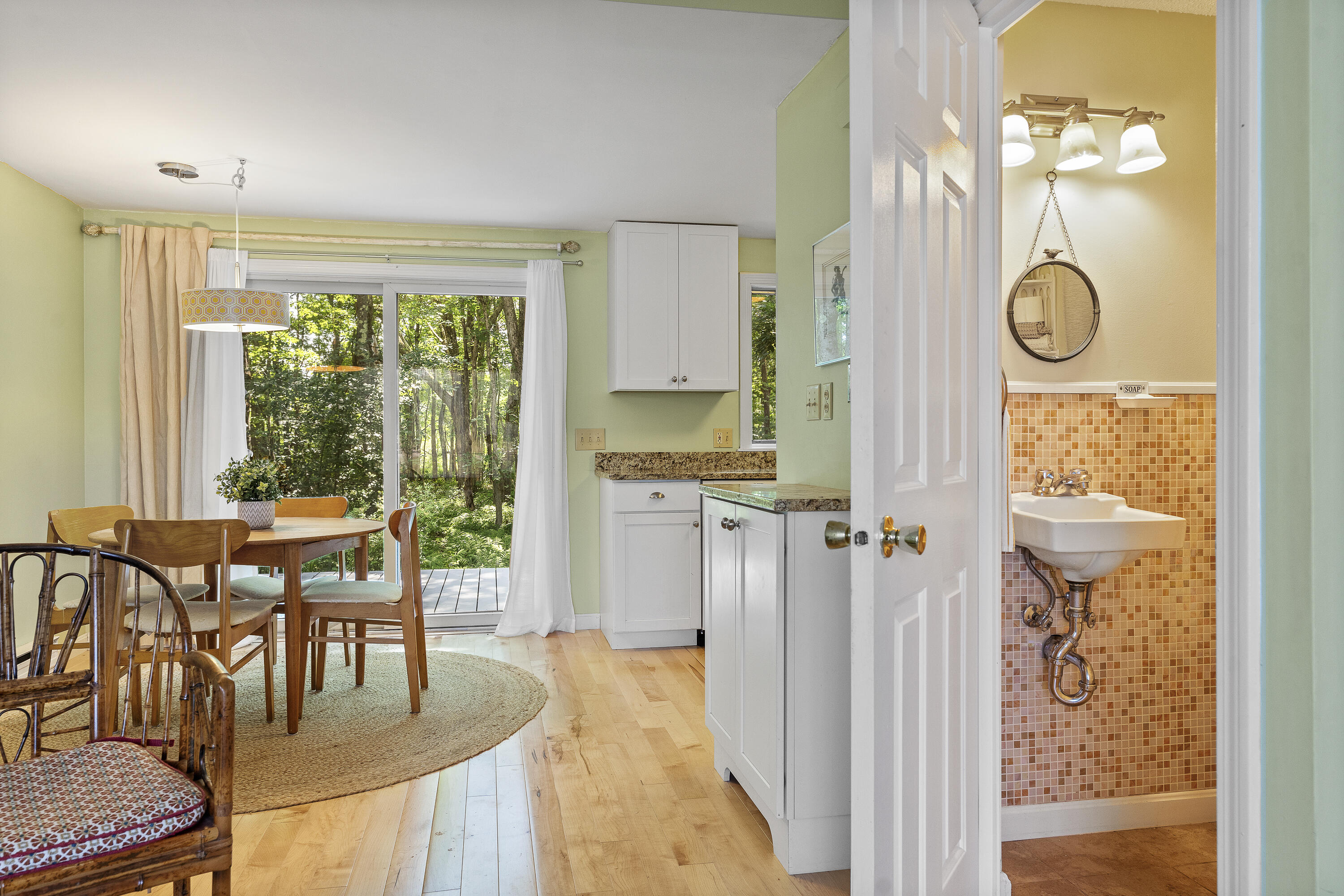 5 Riverbend Drive, 5