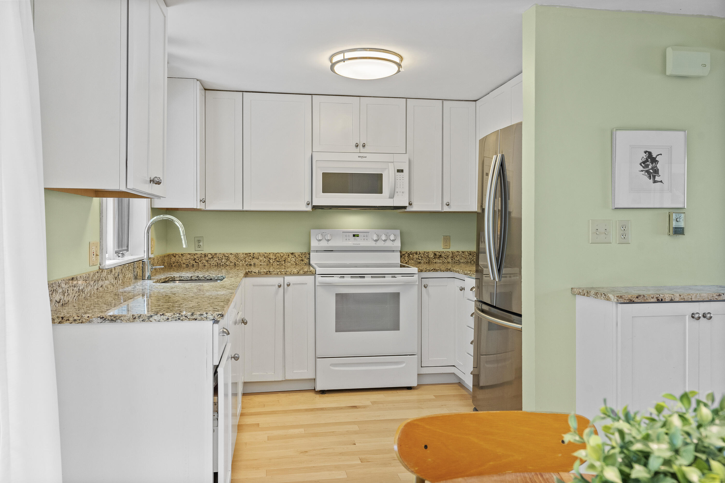 5 Riverbend Drive, 5