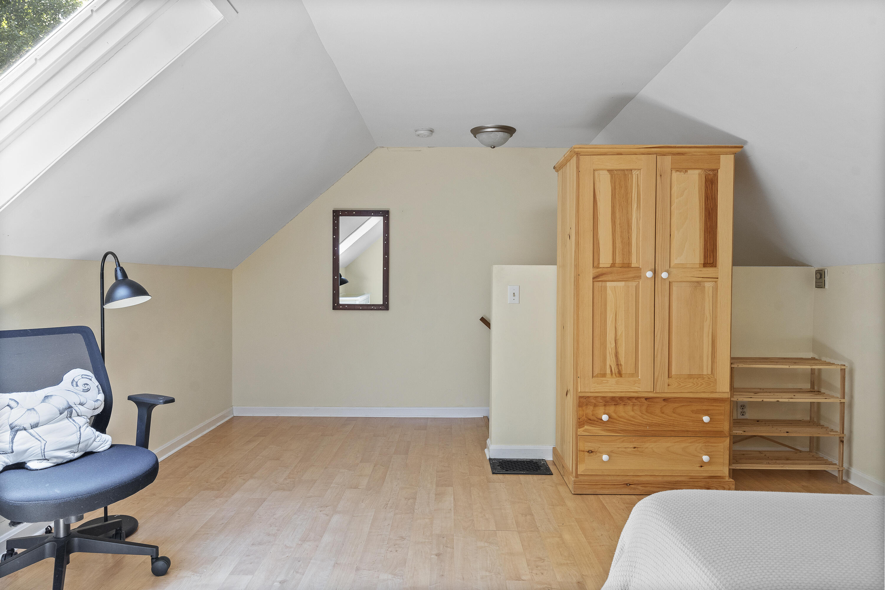 5 Riverbend Drive, 5