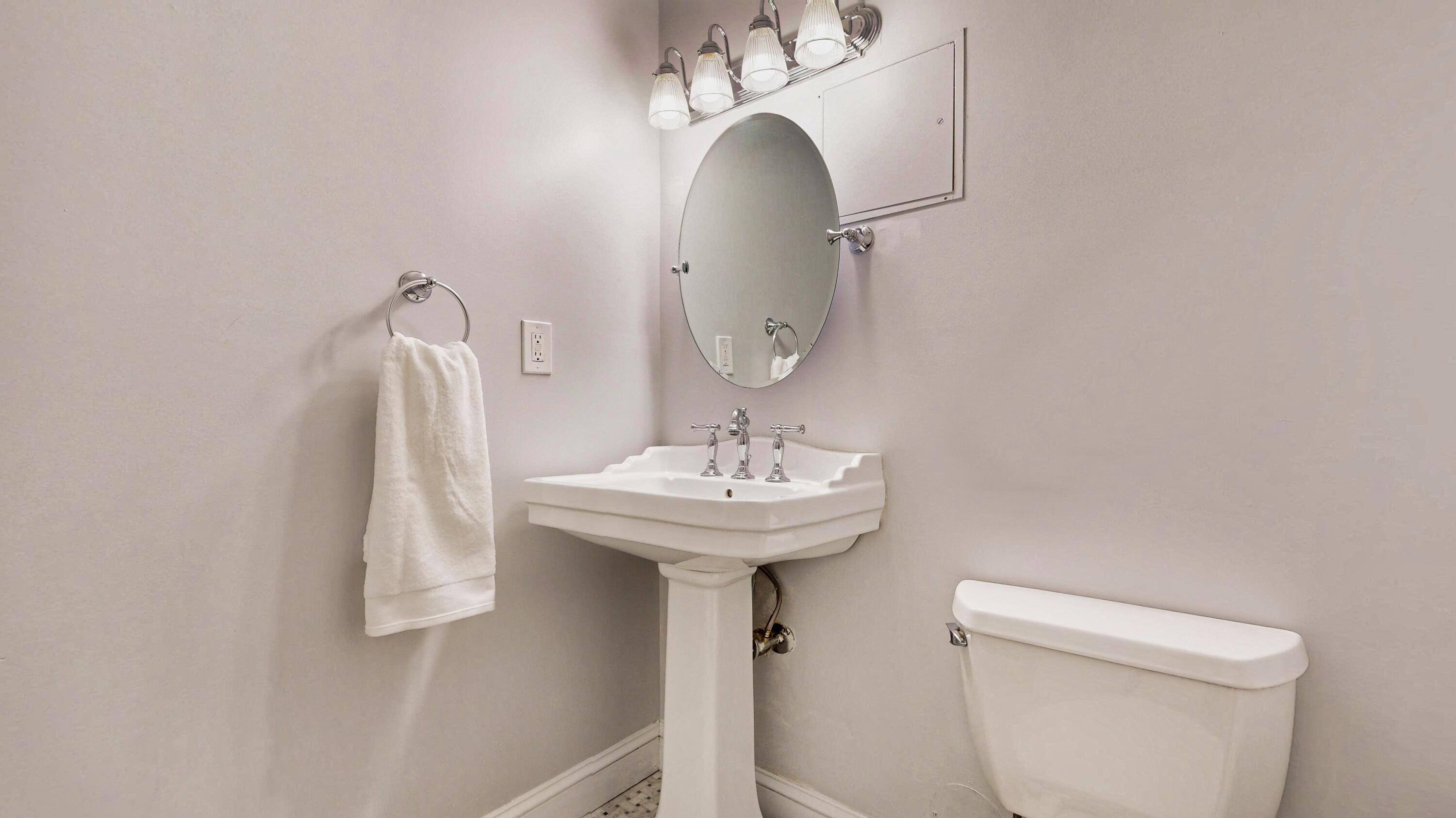 340 Eastern Promenade, 143