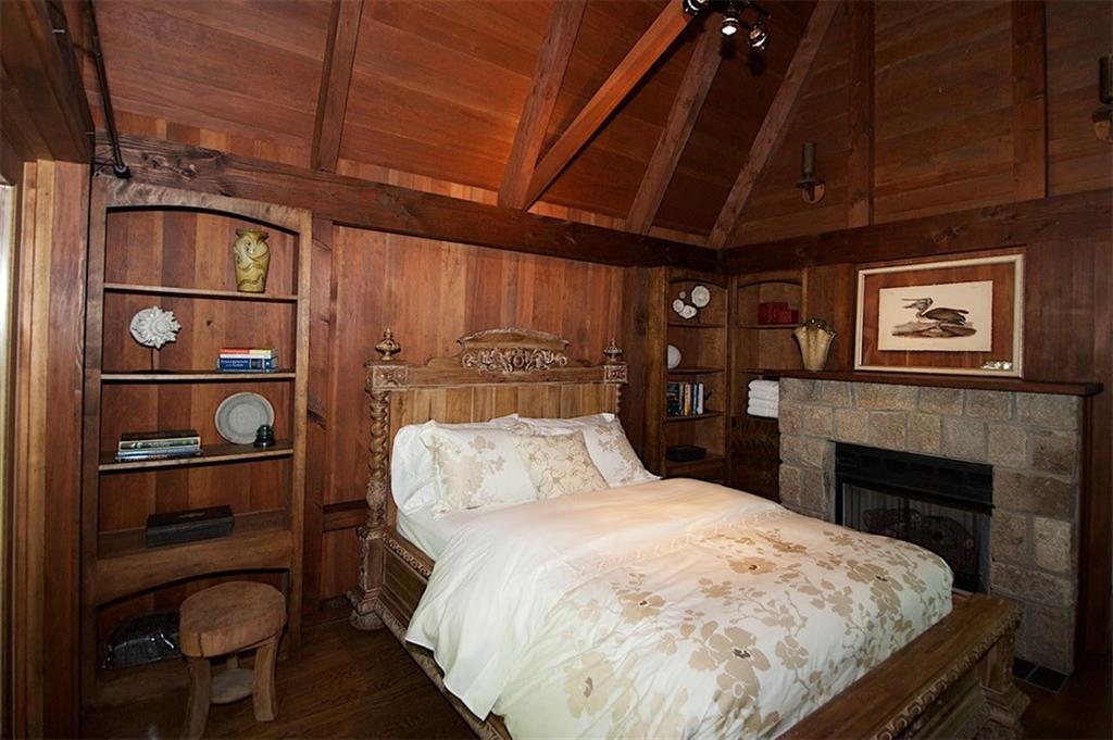 2 Pine Ledge Lane