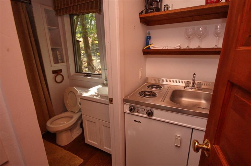 2 Pine Ledge Lane