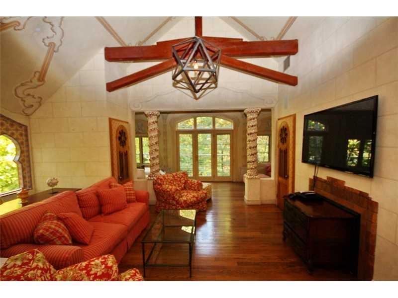 2 Pine Ledge Lane