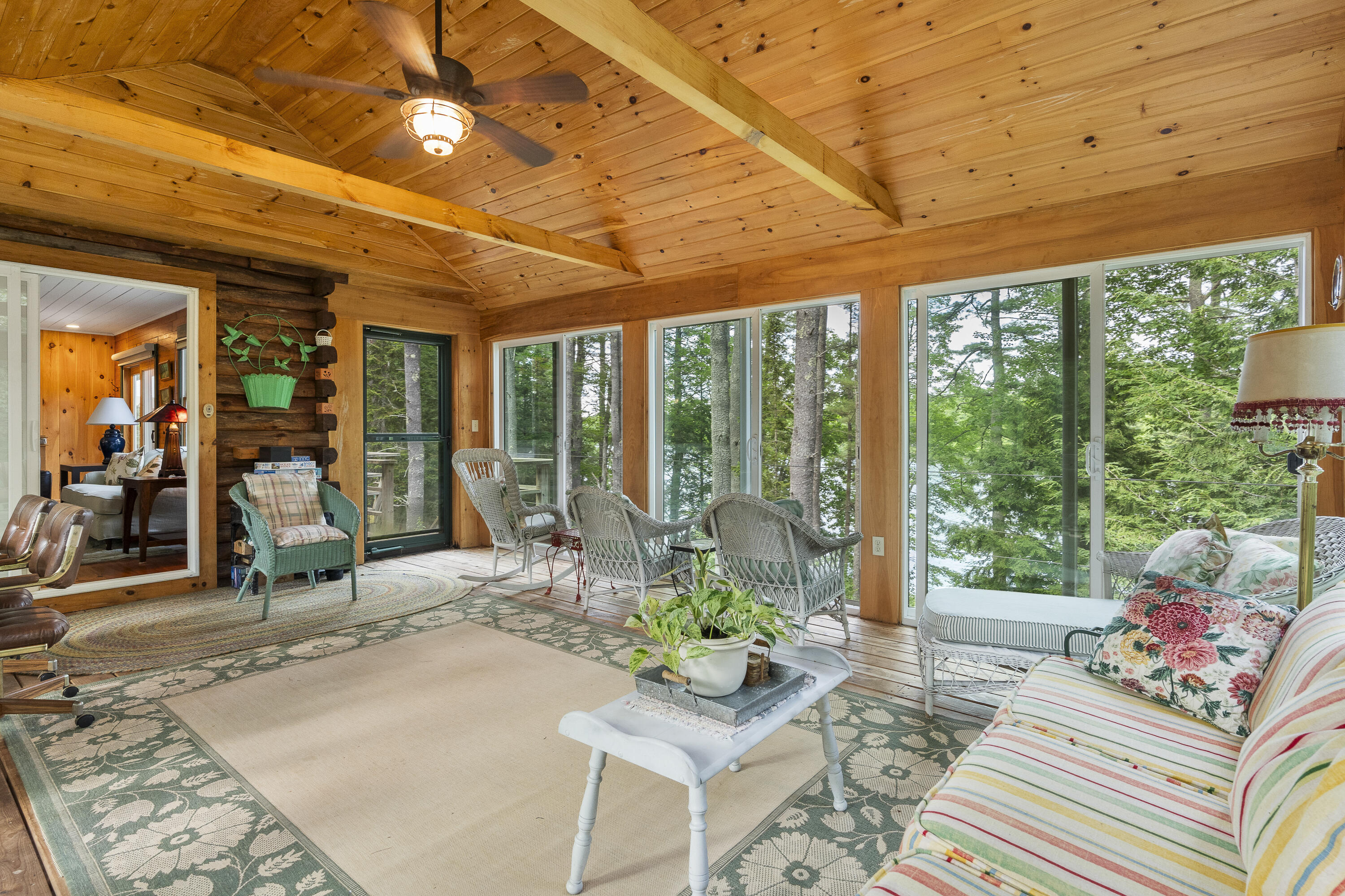 3 Lakeside Lane
