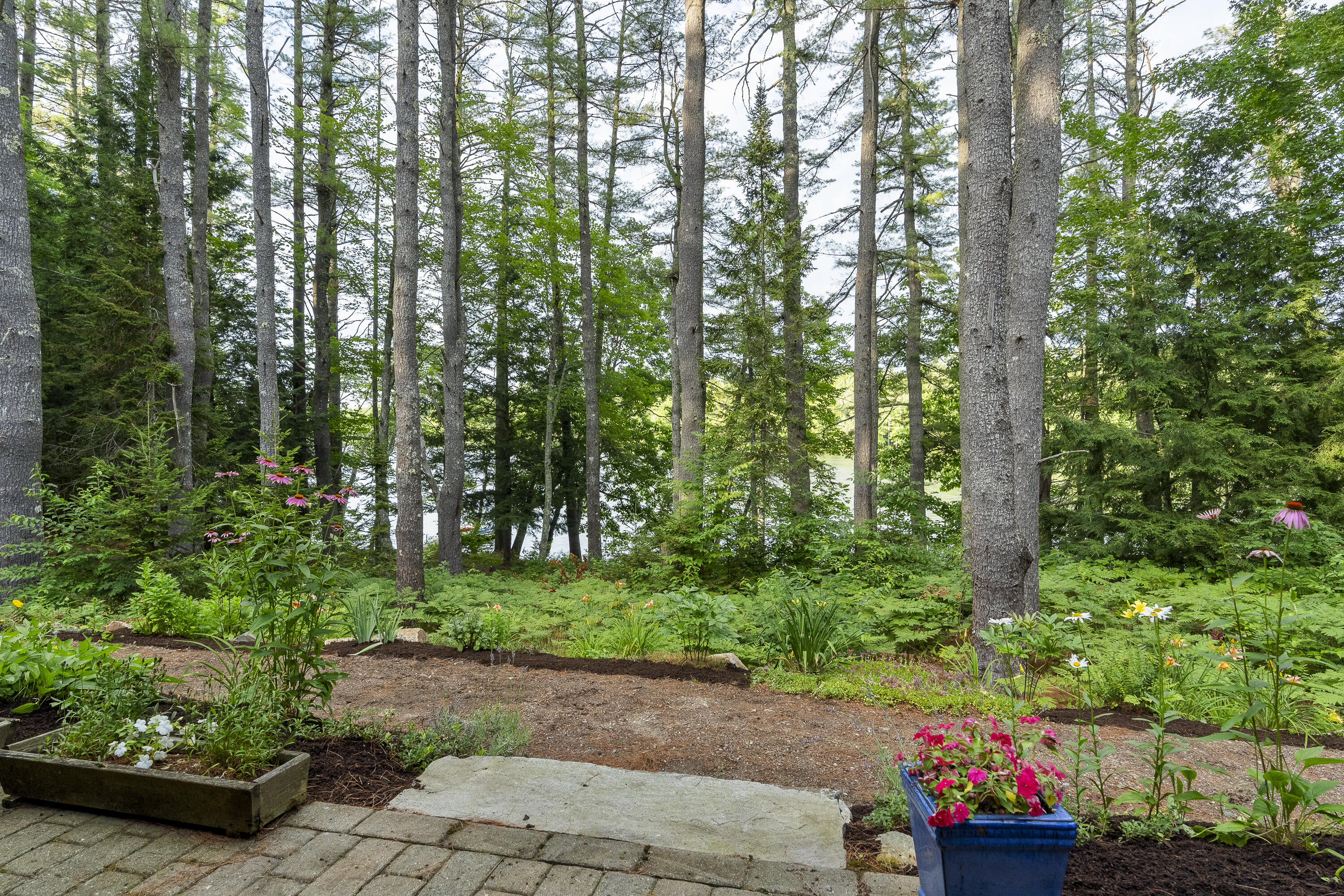 3 Lakeside Lane