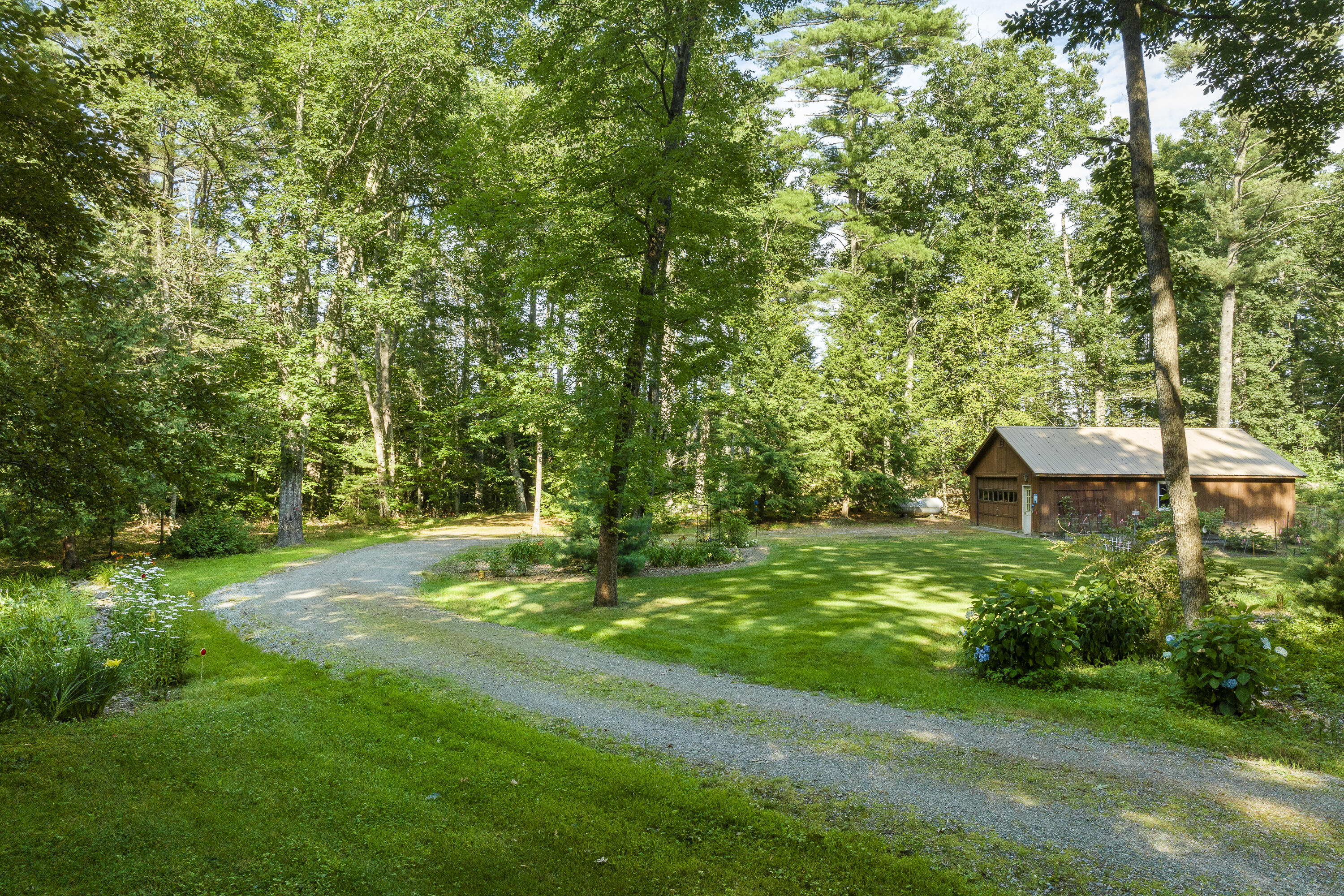 3 Lakeside Lane