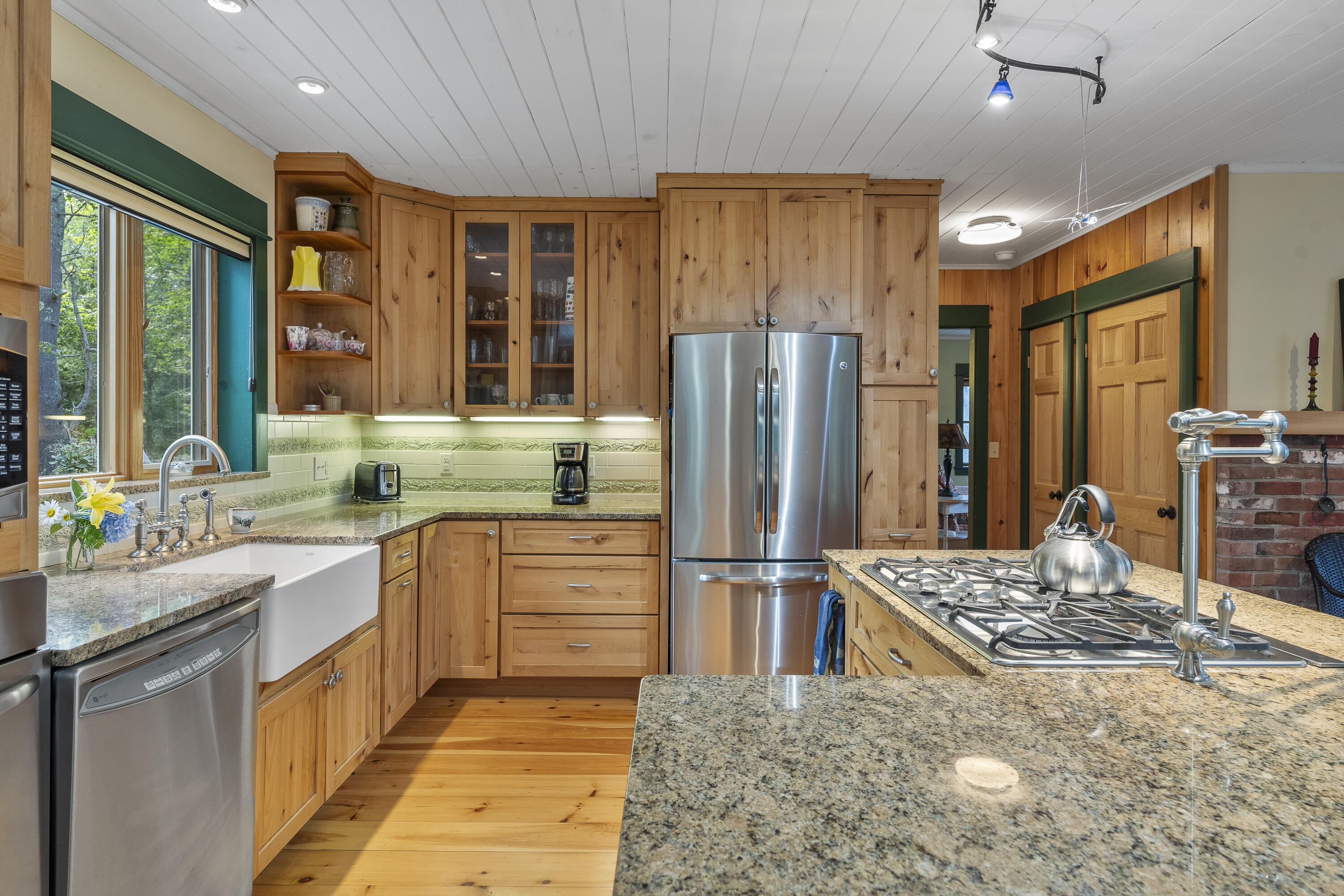 3 Lakeside Lane