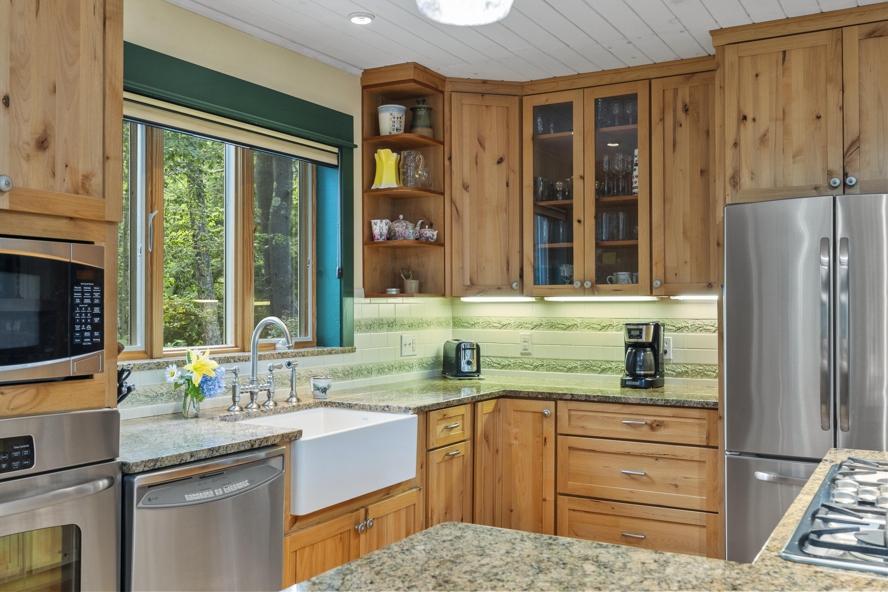 3 Lakeside Lane