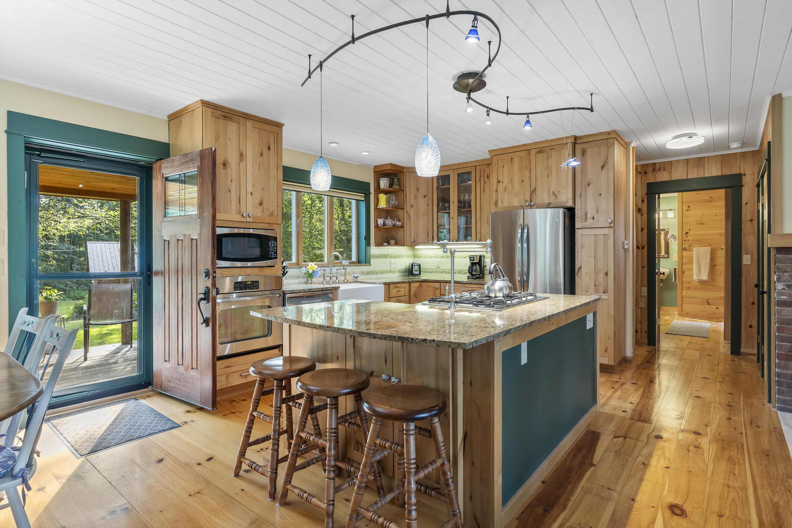 3 Lakeside Lane