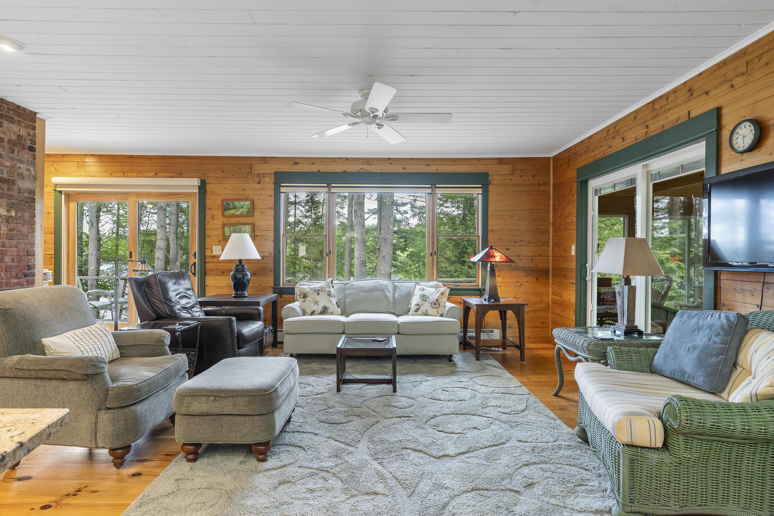 3 Lakeside Lane