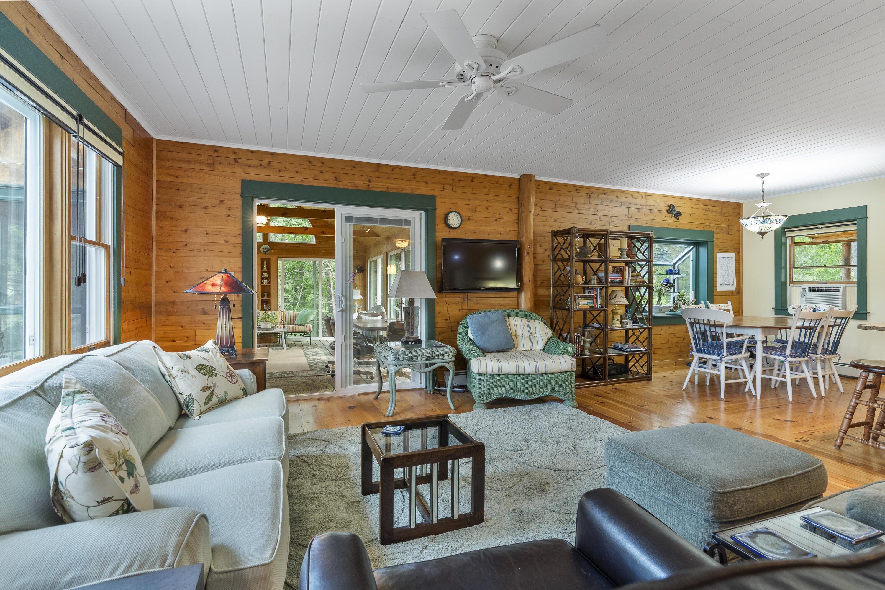 3 Lakeside Lane