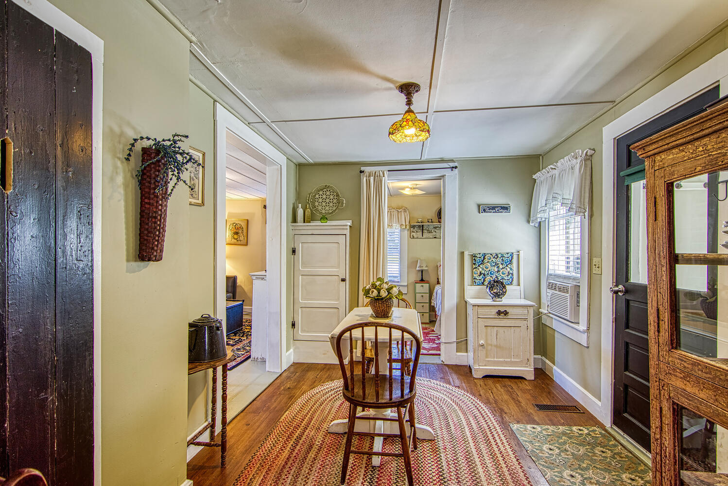 54 Sunset Avenue