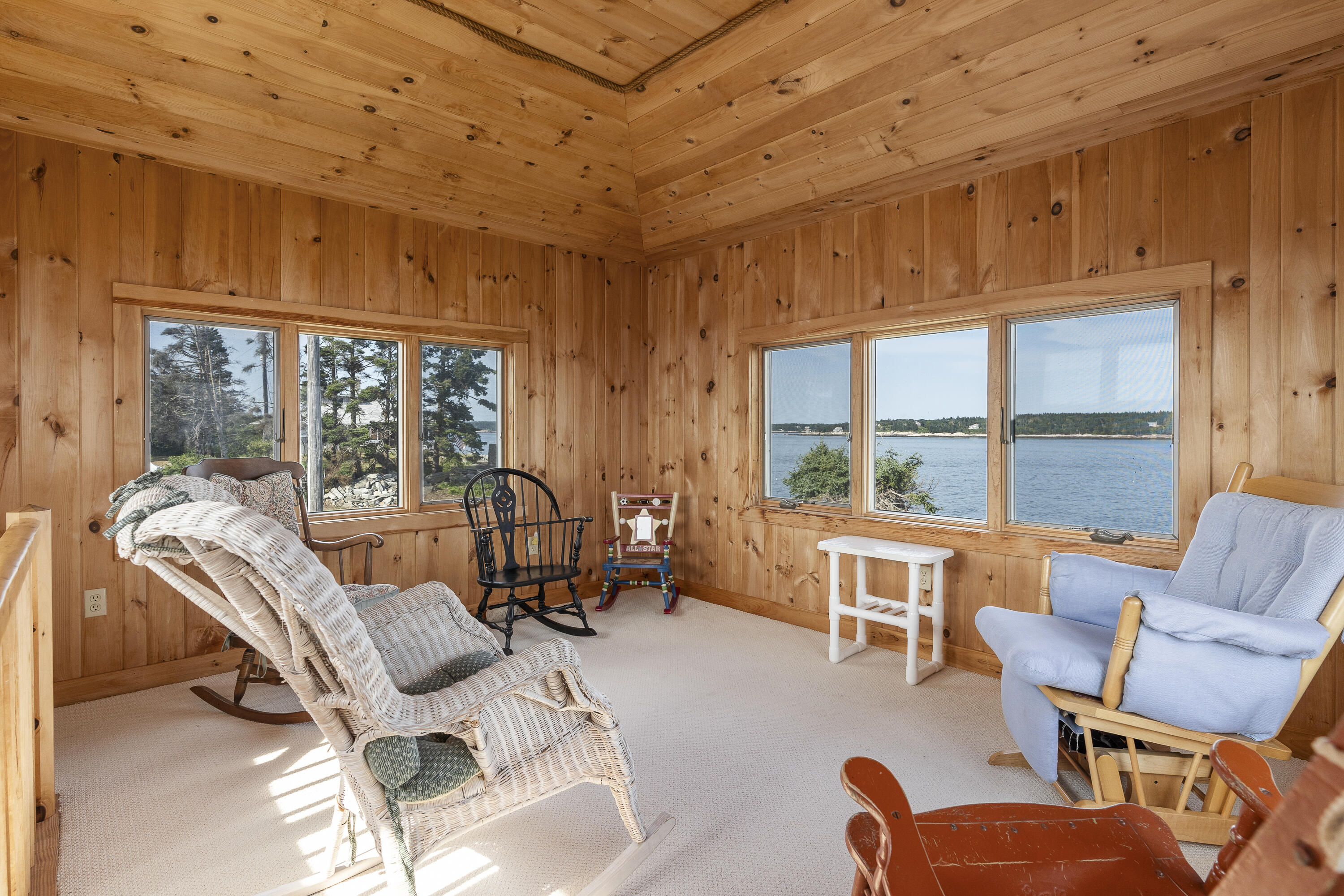 282 King Phillips Trail