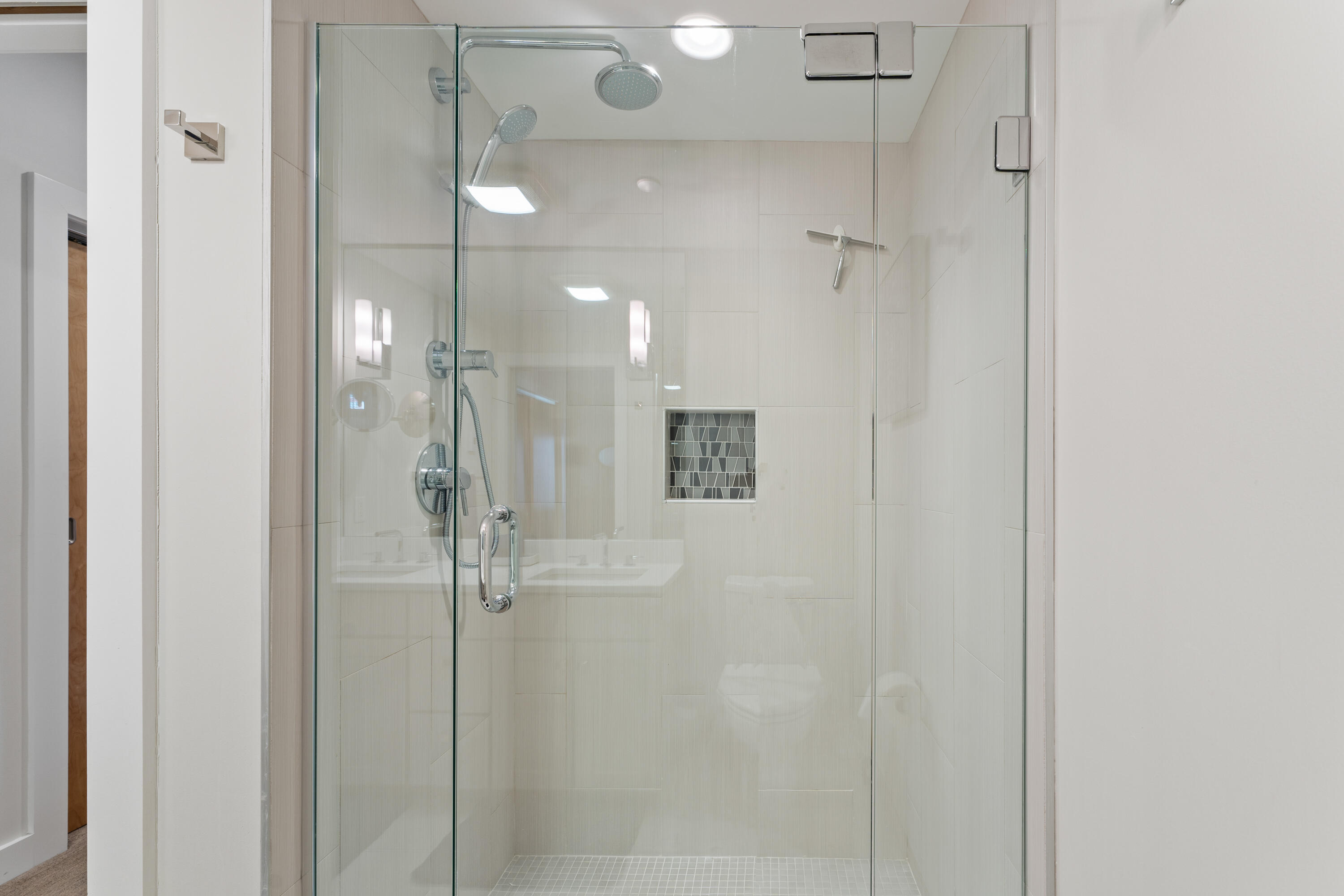 113 Newbury Street, 103