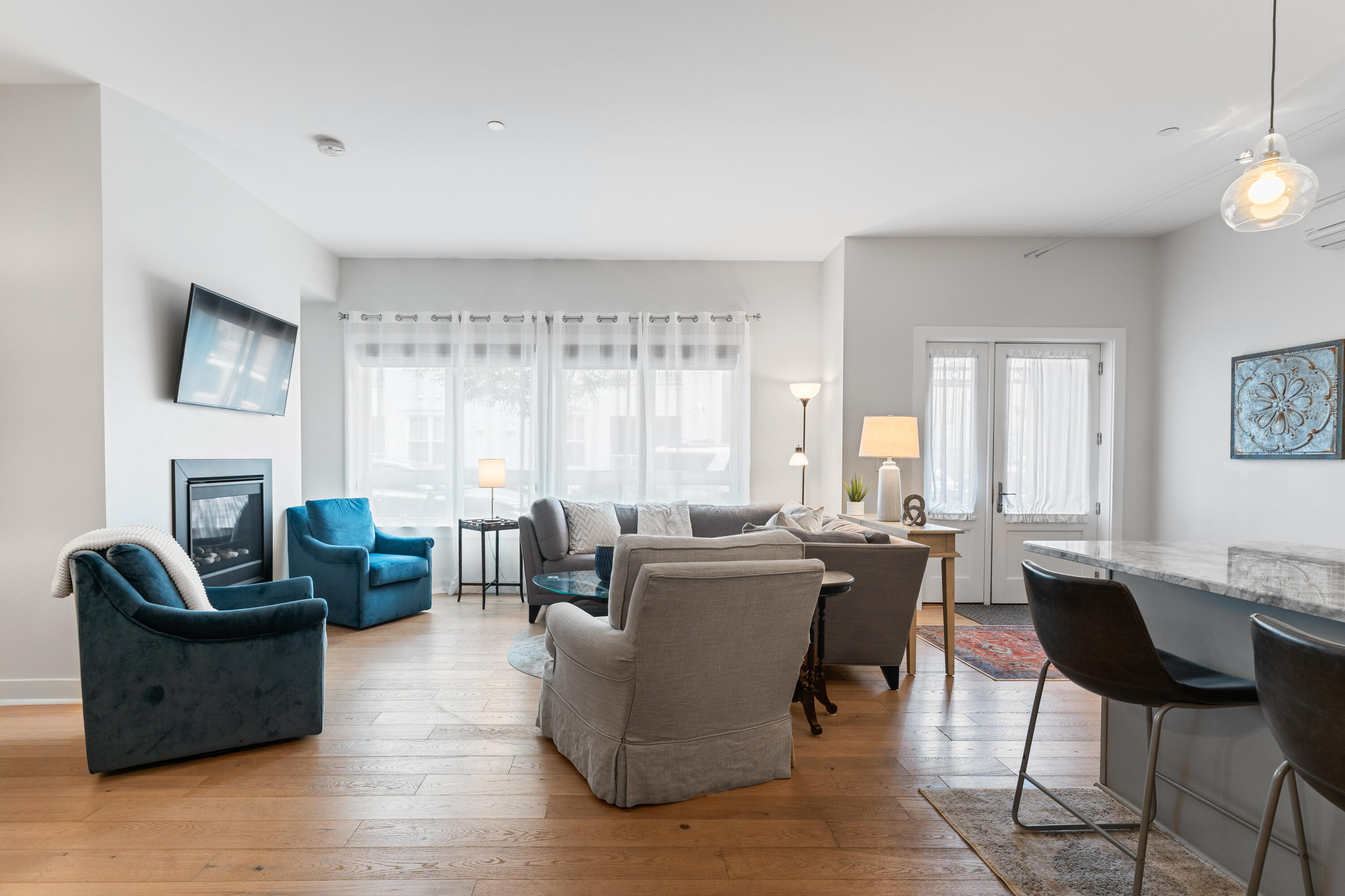 113 Newbury Street, 103
