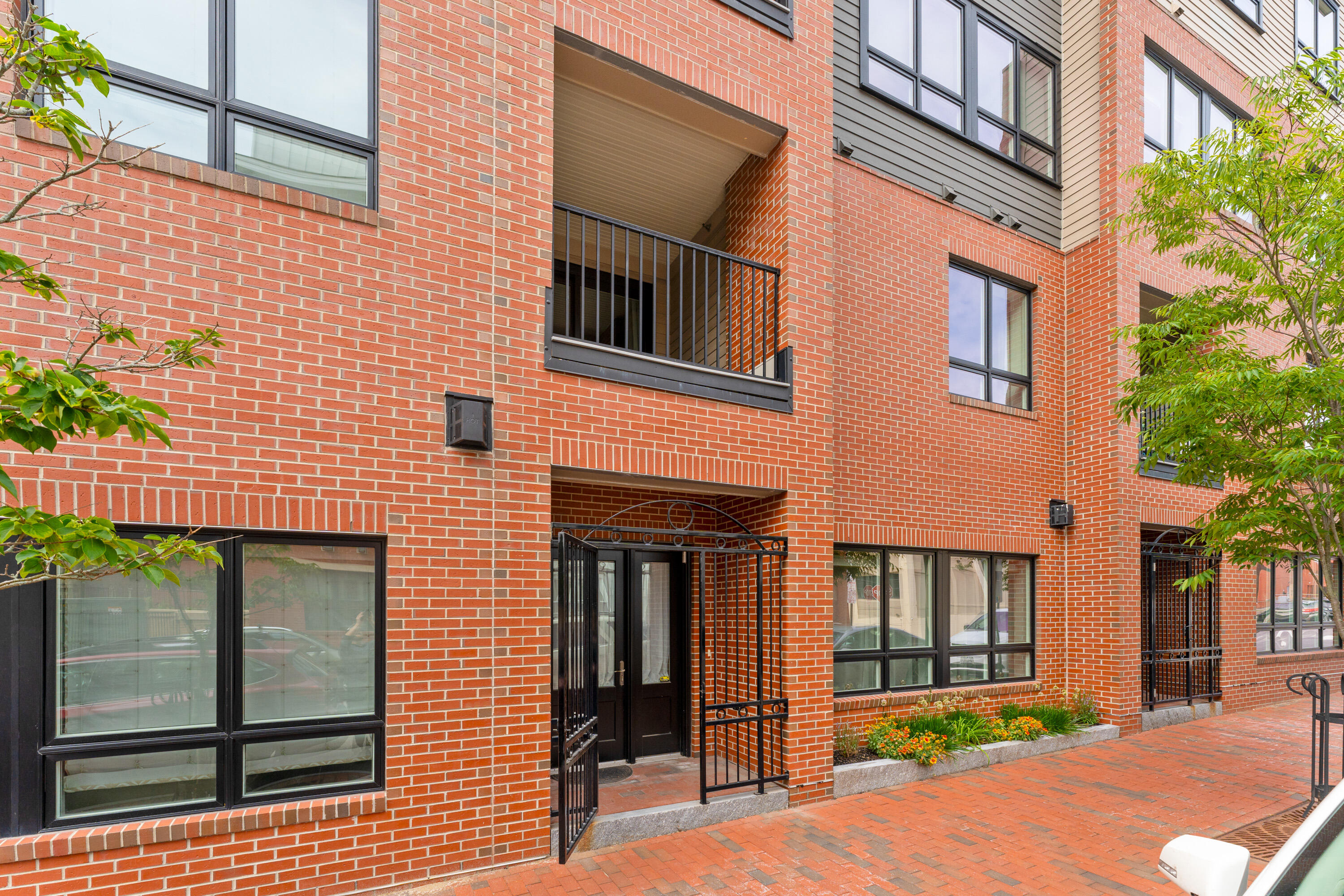 113 Newbury Street, 103