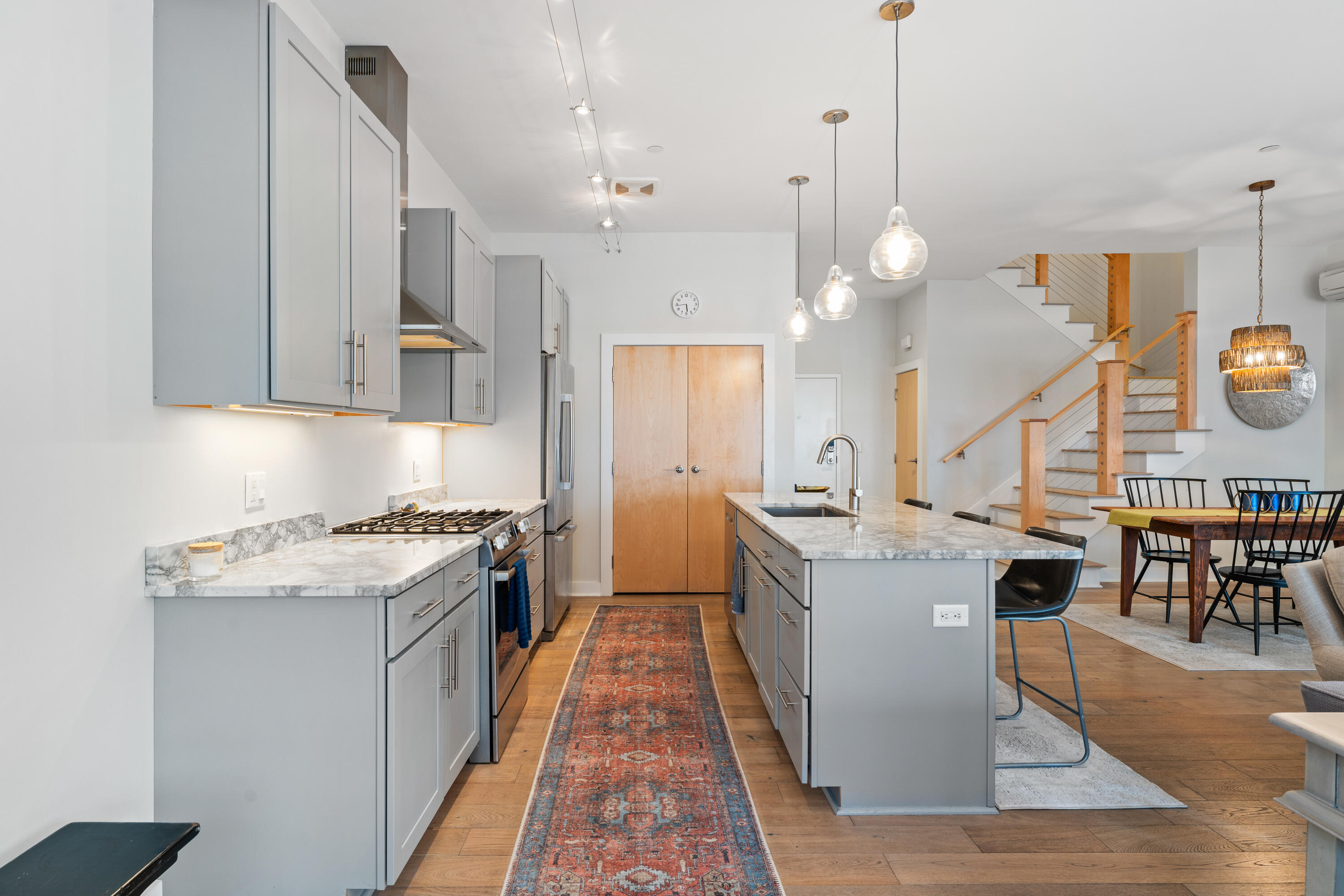 113 Newbury Street, 103