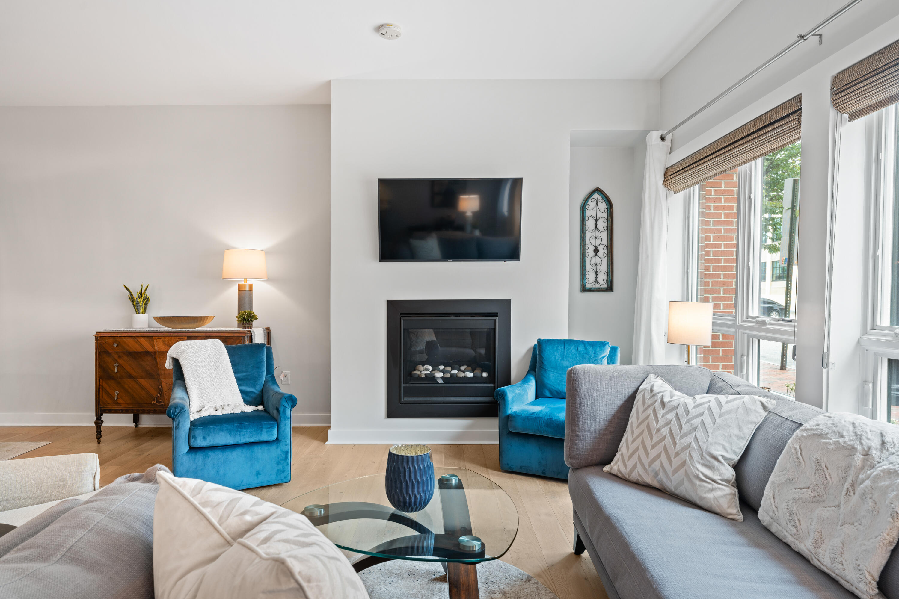 113 Newbury Street, 103