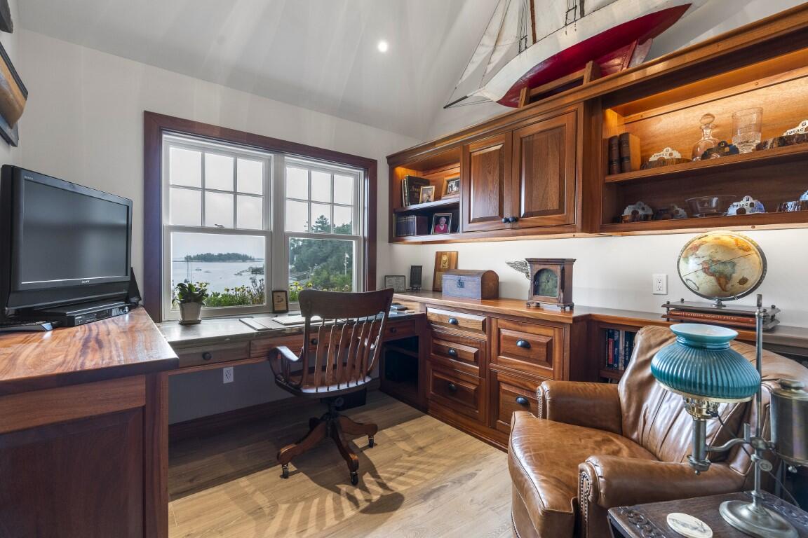 3 Harbor Ledge Lane