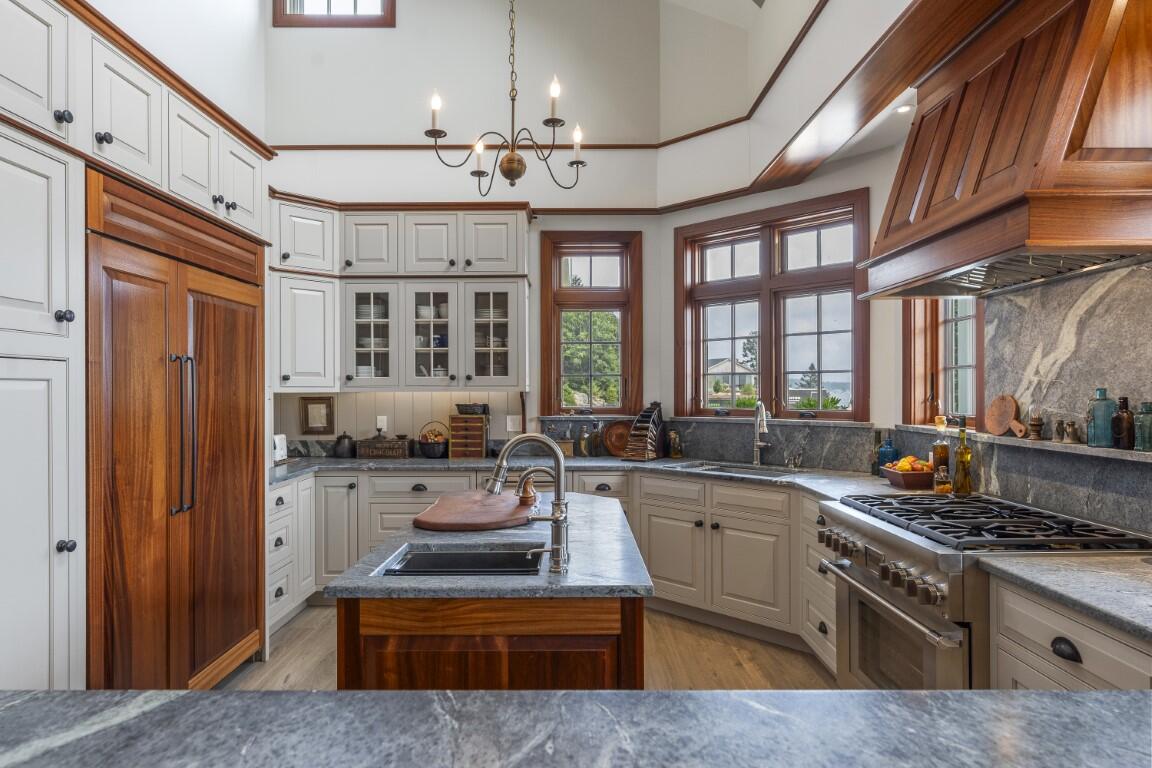 3 Harbor Ledge Lane