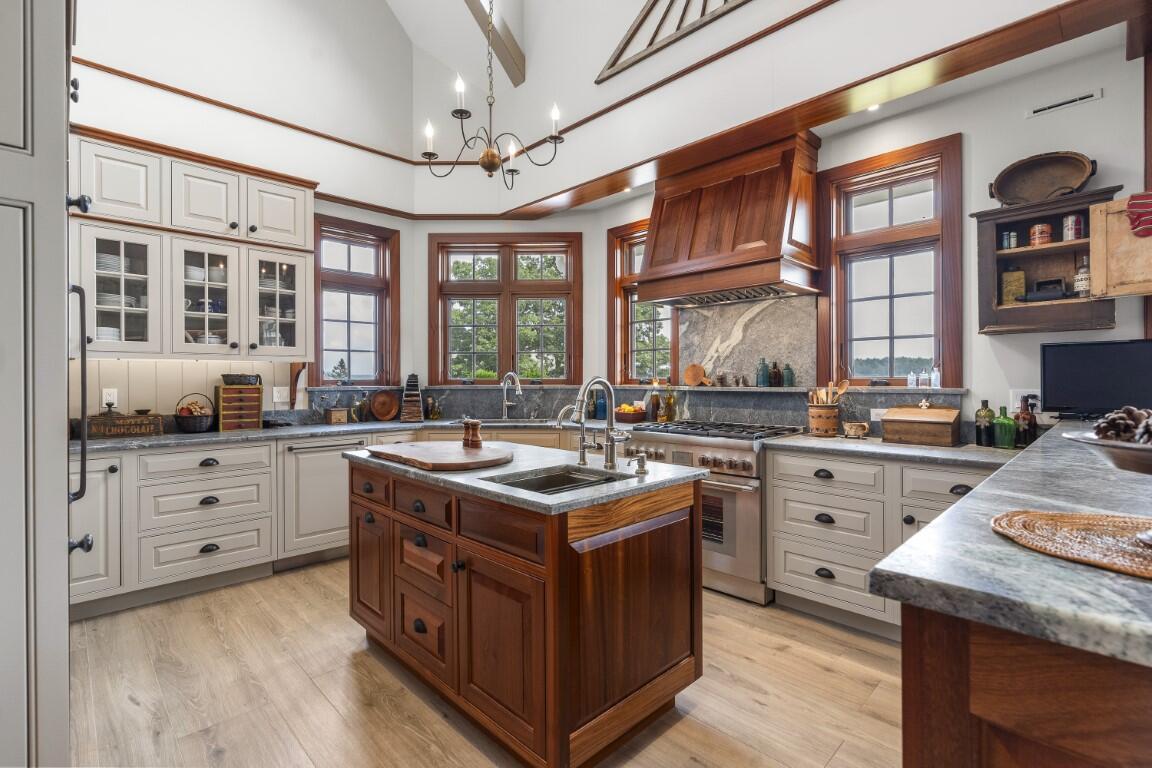 3 Harbor Ledge Lane