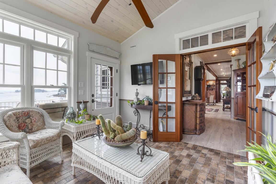 3 Harbor Ledge Lane
