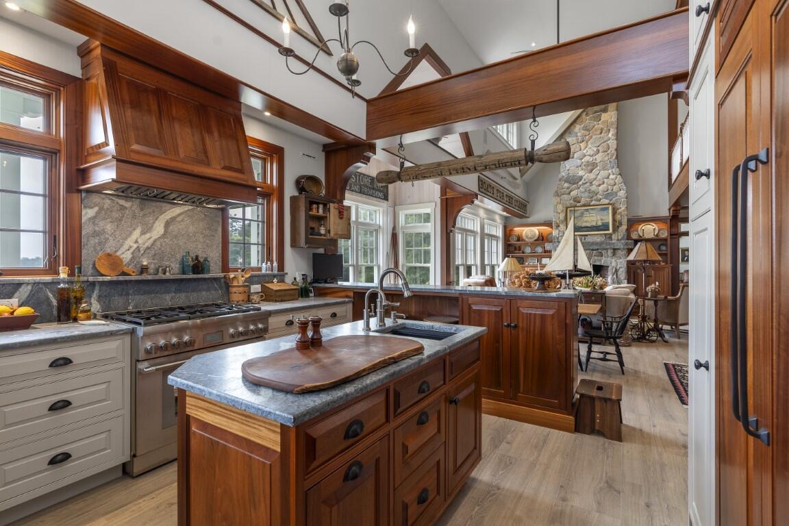 3 Harbor Ledge Lane