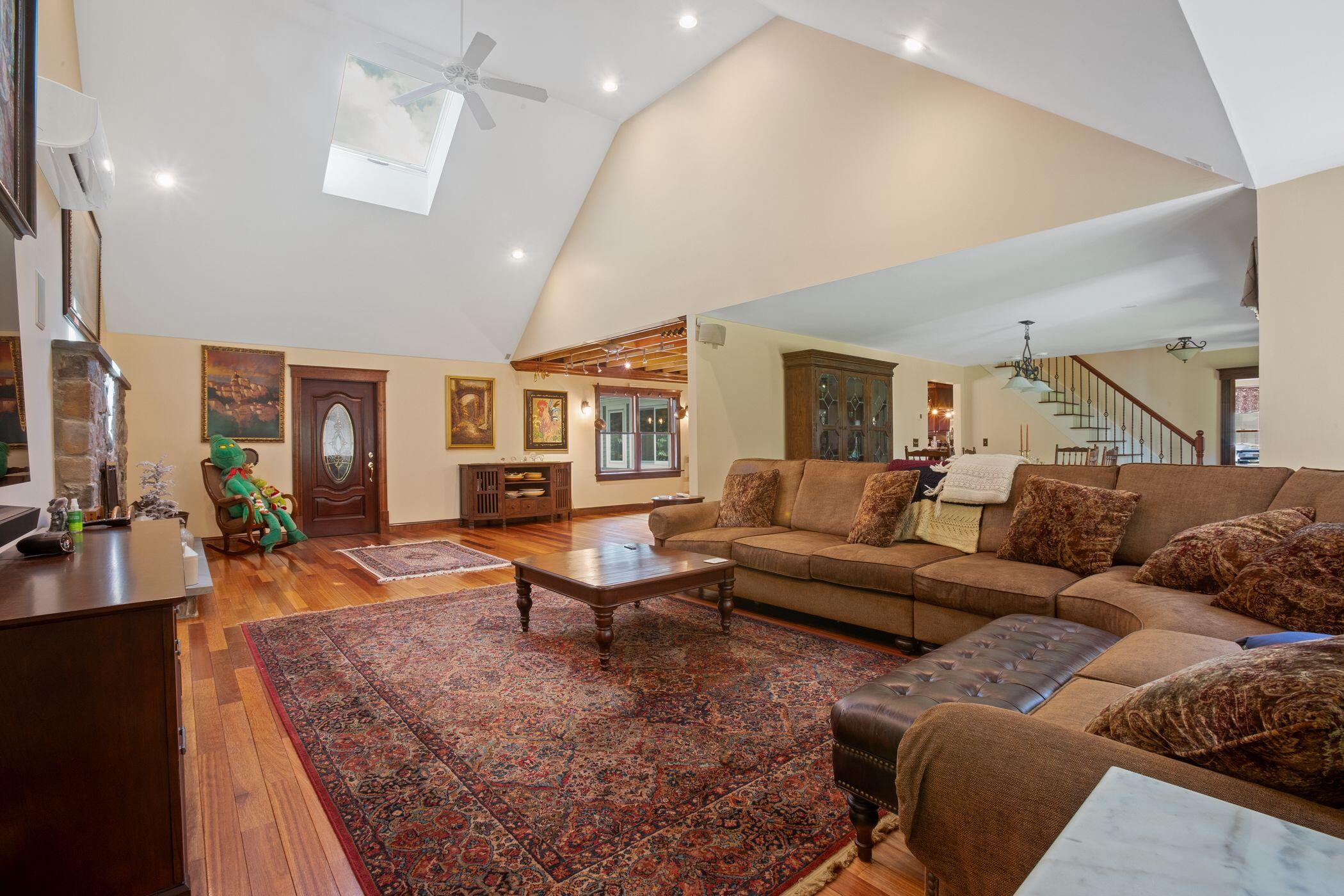 5 Amanda Drive