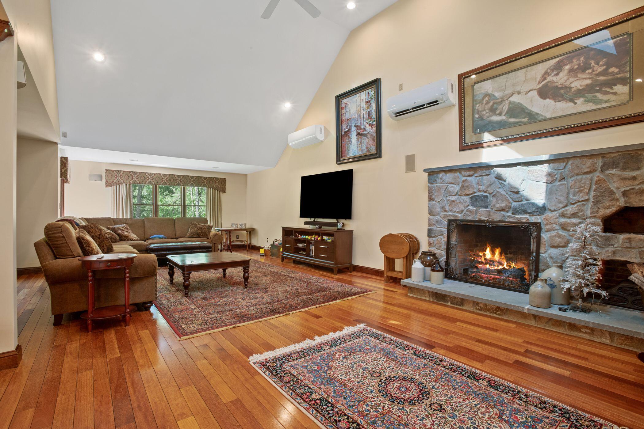 5 Amanda Drive