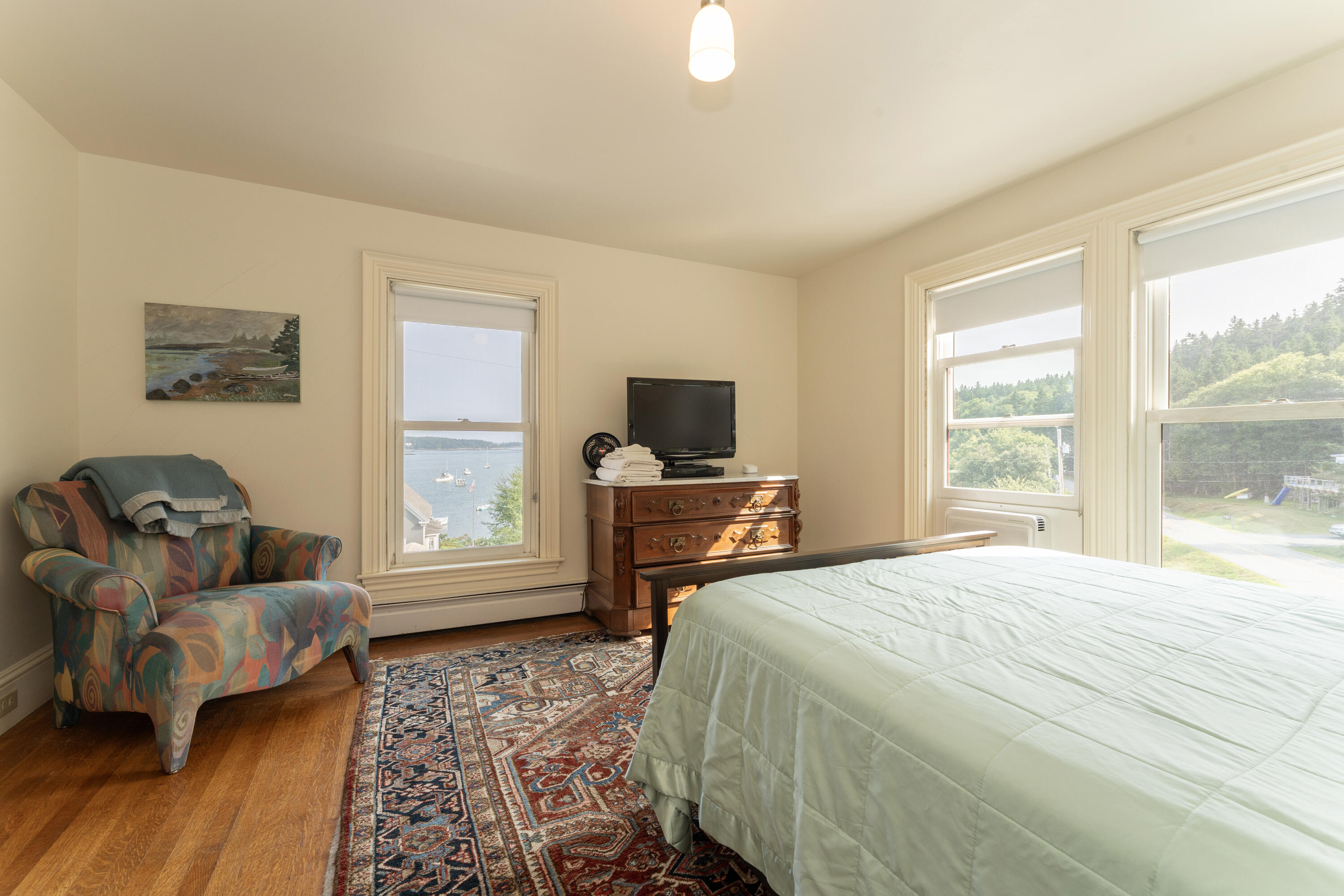 290 Harbor Road