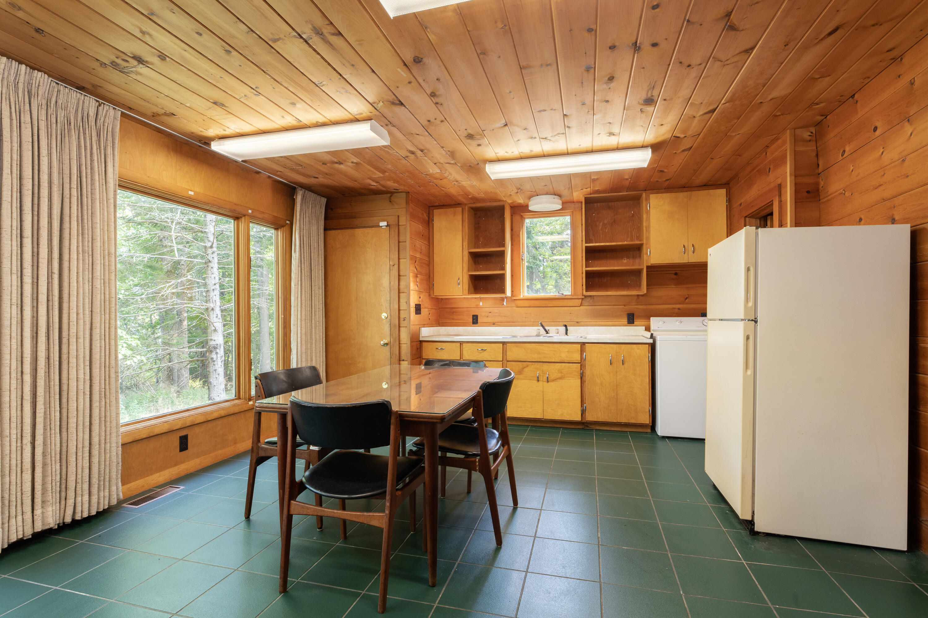 410 Oak Point Road