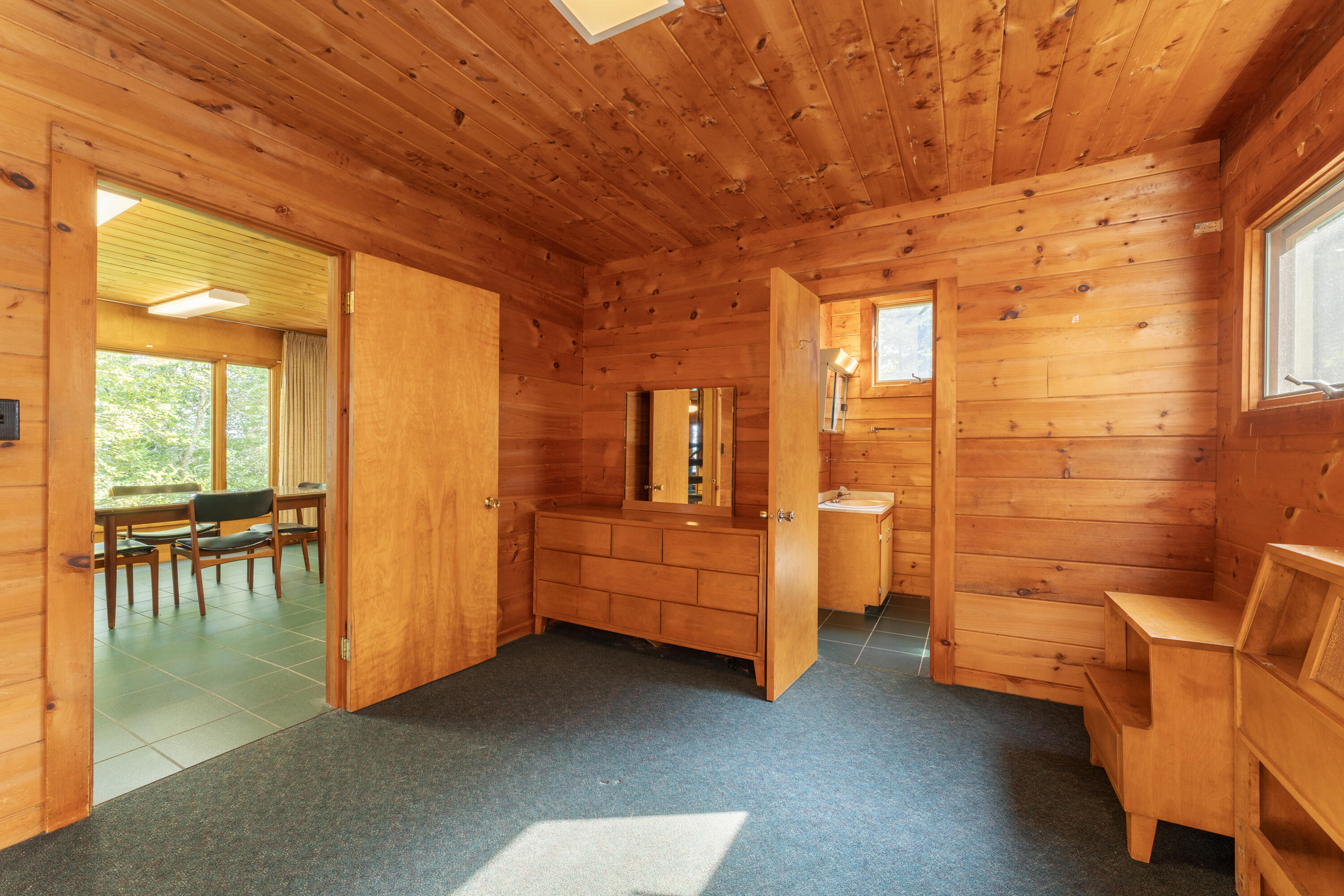 410 Oak Point Road