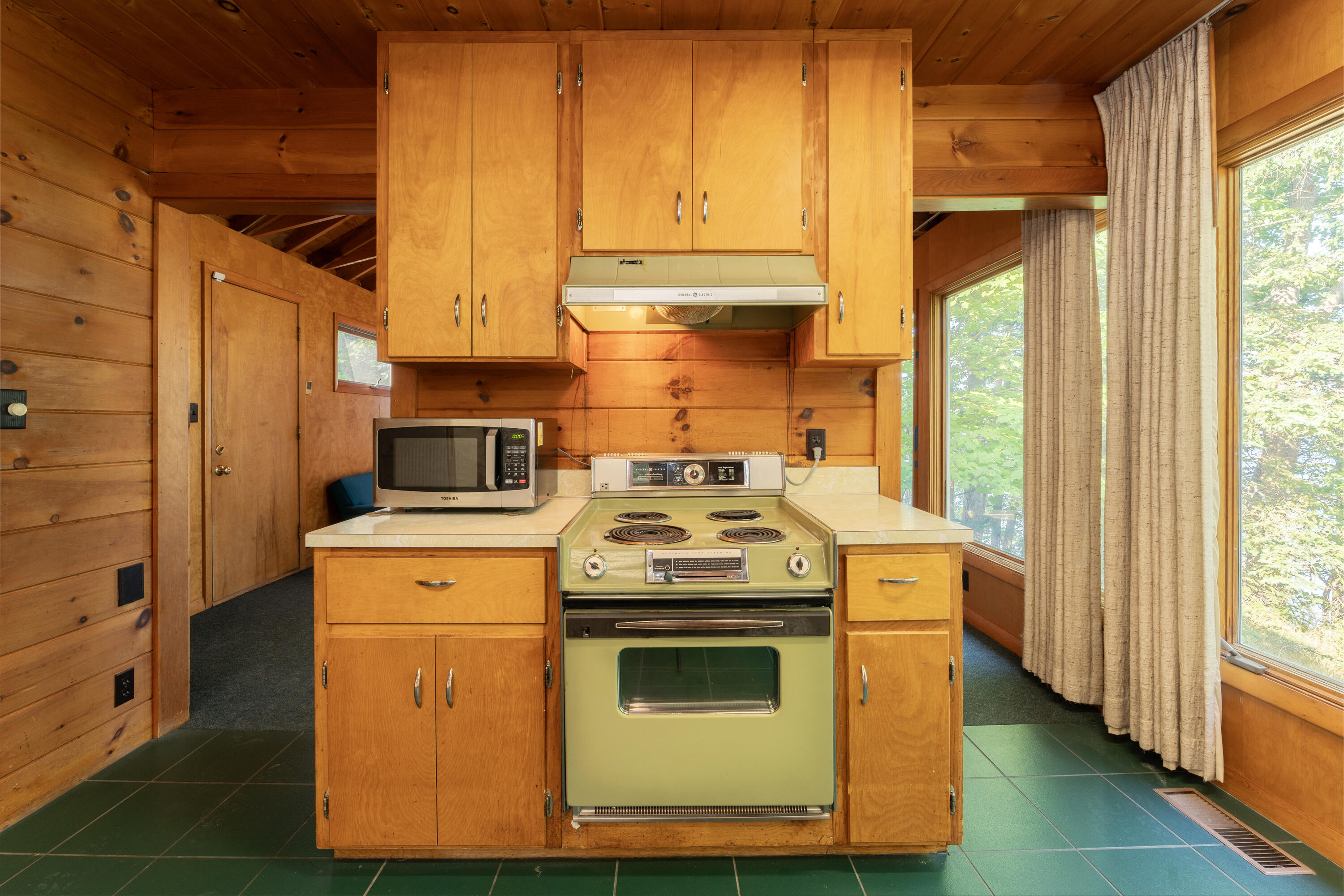 410 Oak Point Road