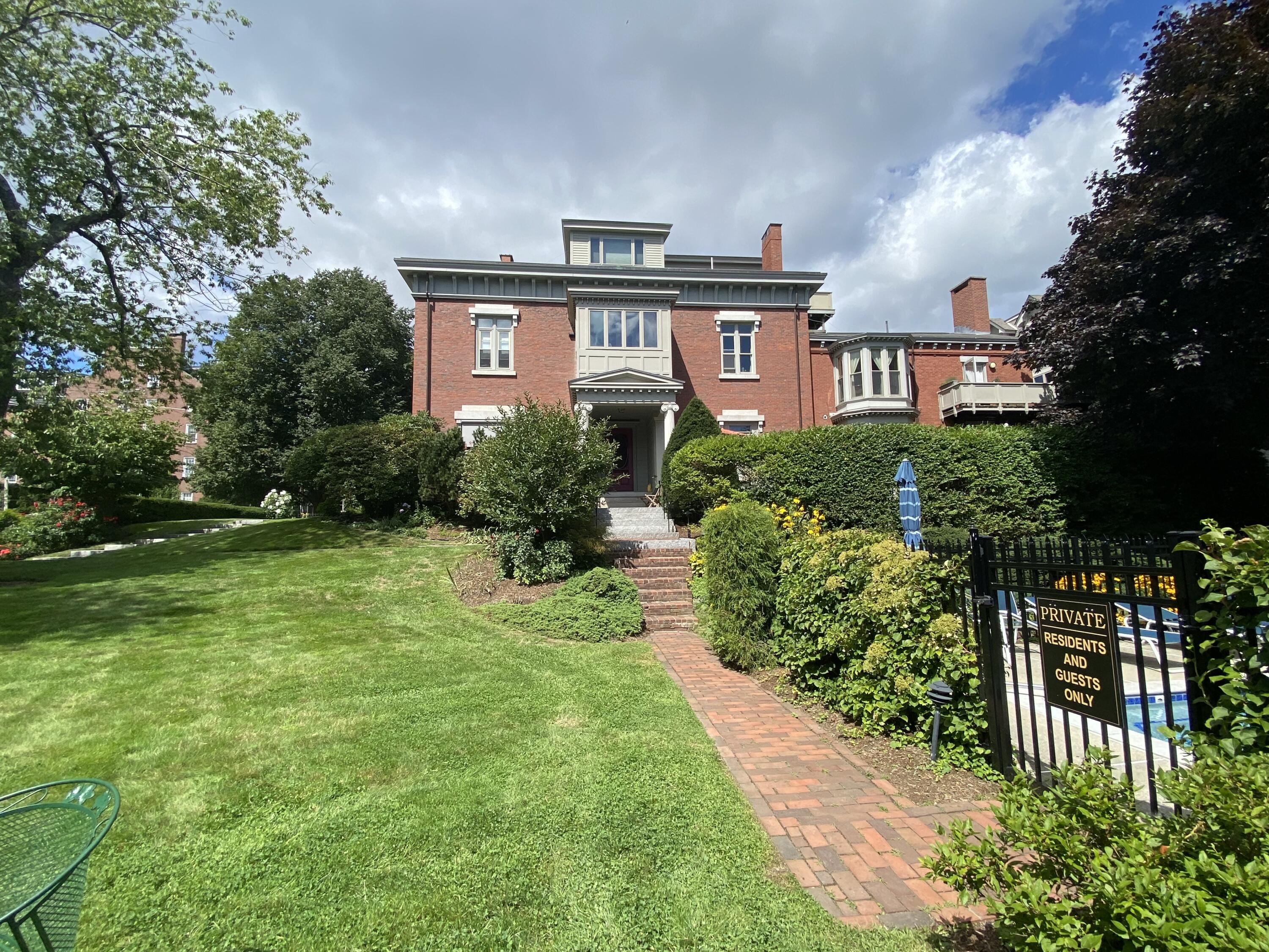 77 Park Street, 4